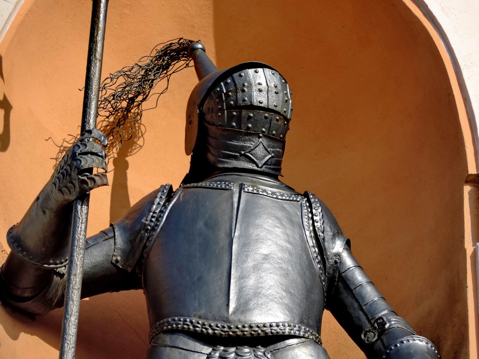 Nikon Coolpix P520 sample photo. Cast iron, knight, medieval photography