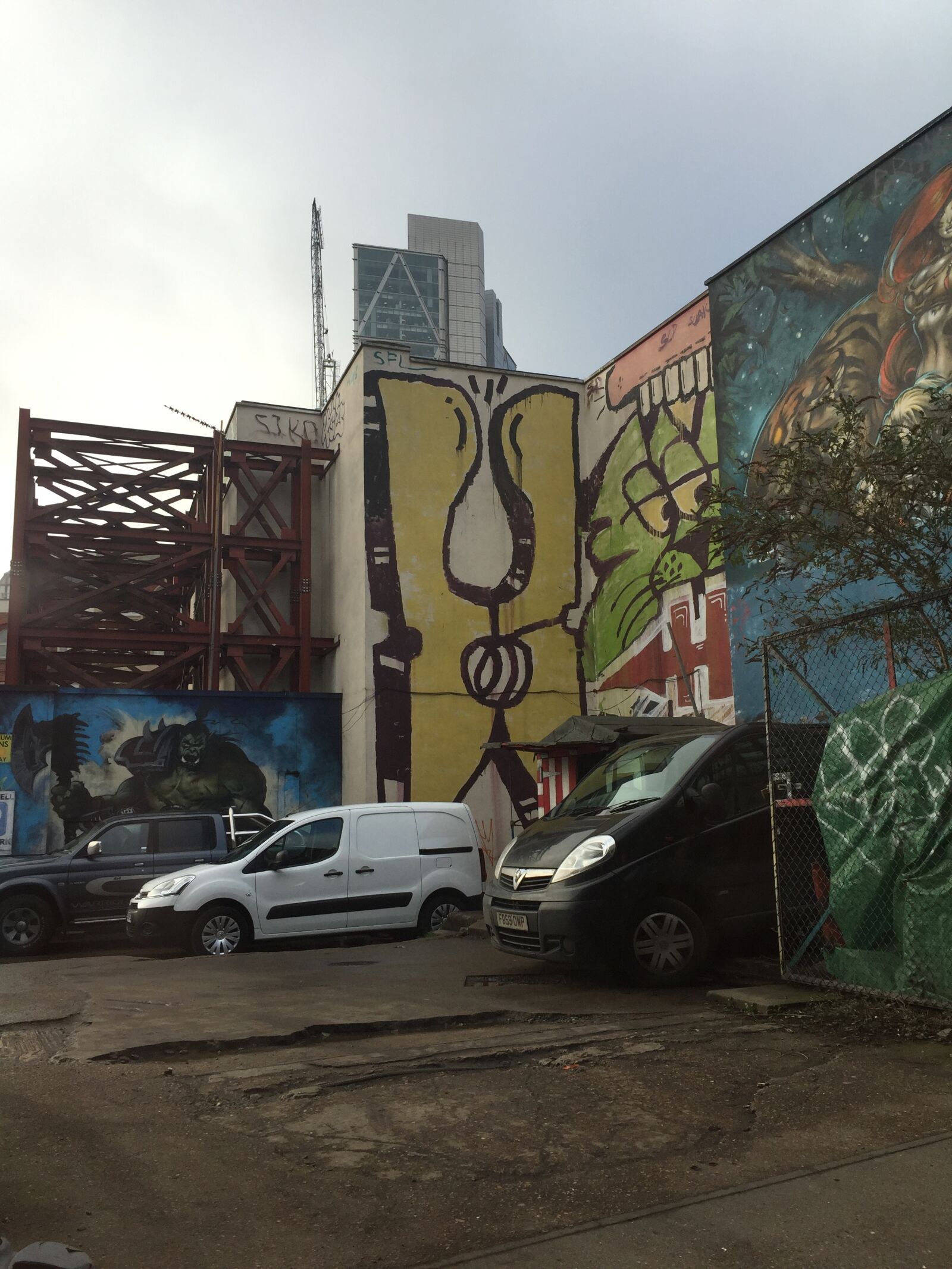 iPhone 6 back camera 4.15mm f/2.2 sample photo. Art, car, park, graffiti photography
