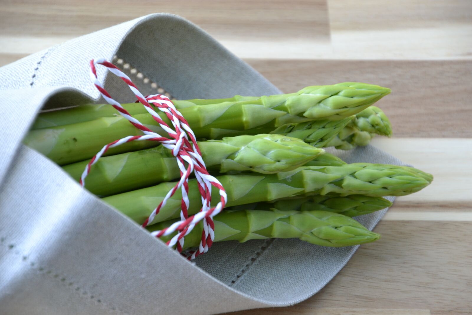 Nikon D3100 sample photo. Asparagus, green, green asparagus photography