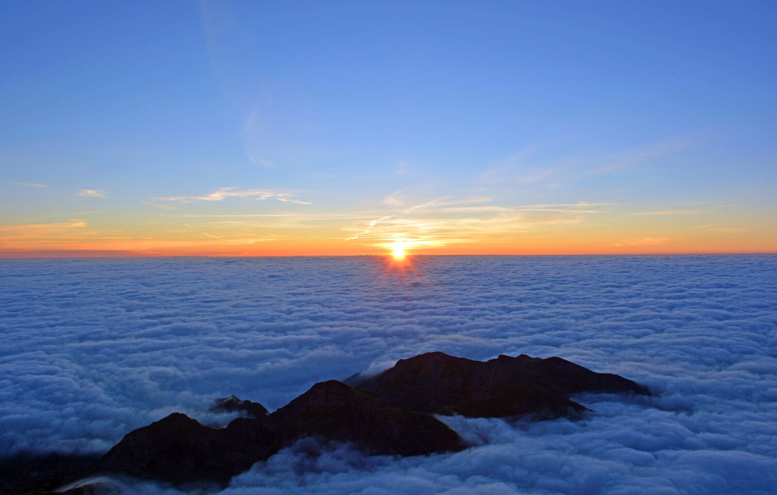 Nikon D5200 sample photo. Sunrise, dawn, sky photography