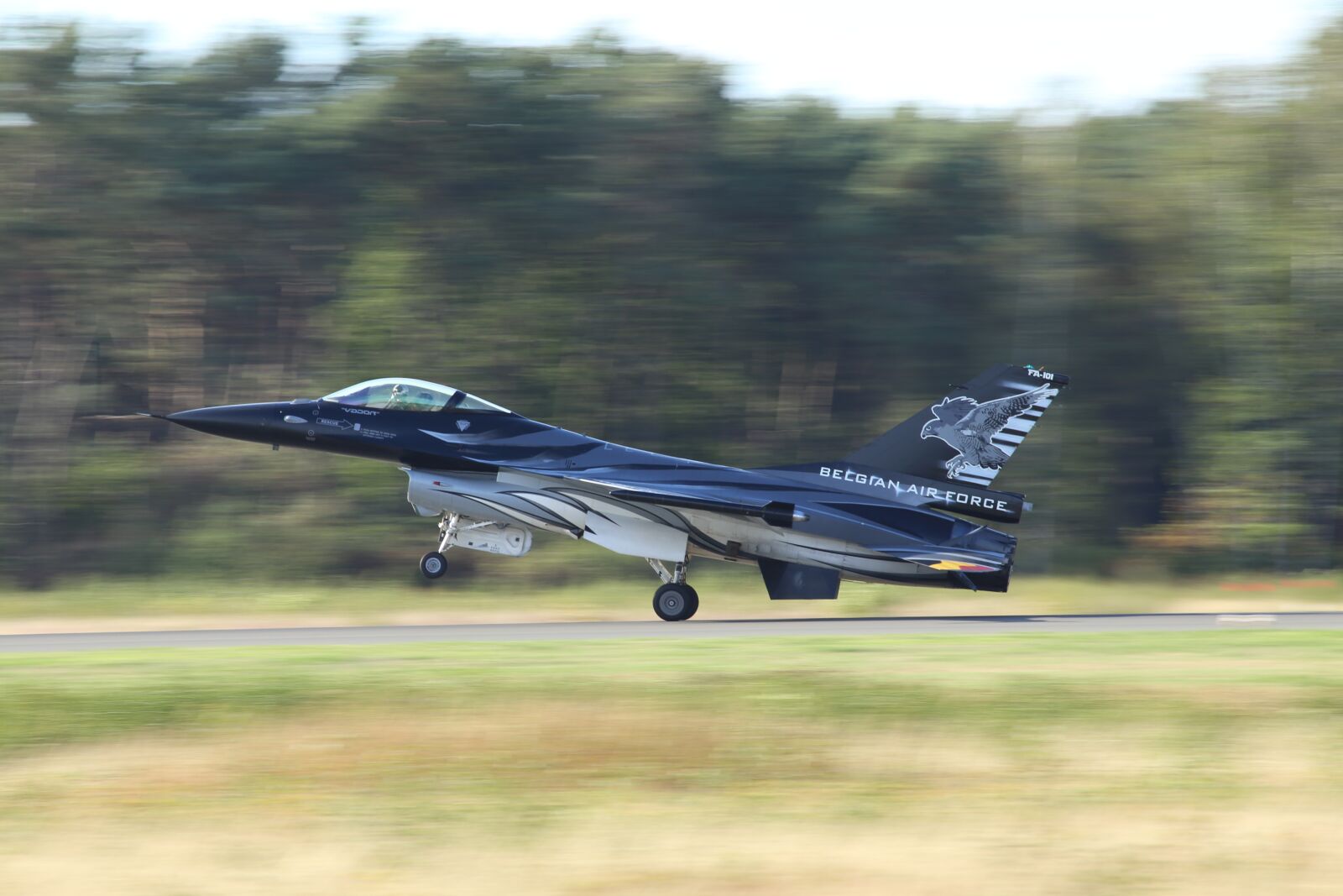 Canon EOS 6D + Canon EF 100-400mm F4.5-5.6L IS USM sample photo. F16, fighter, vliegtuigshow photography