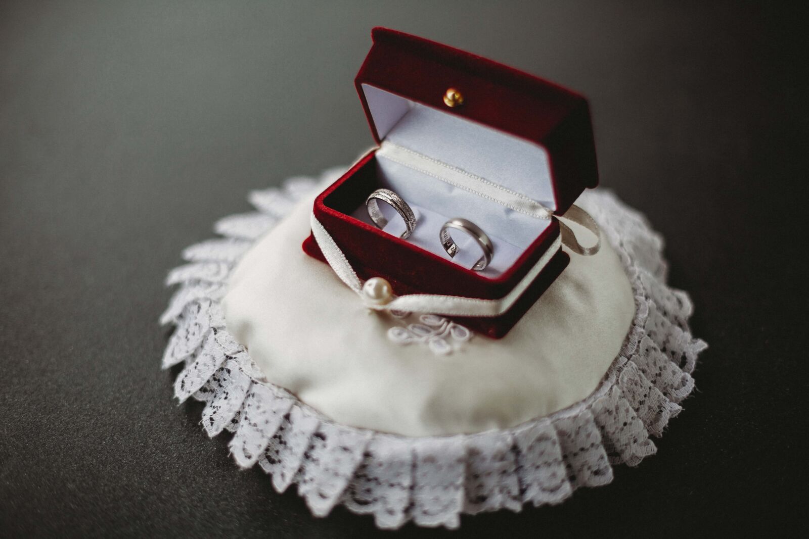 Canon EF 50mm F1.4 USM sample photo. Gift, wedding ring, rings photography