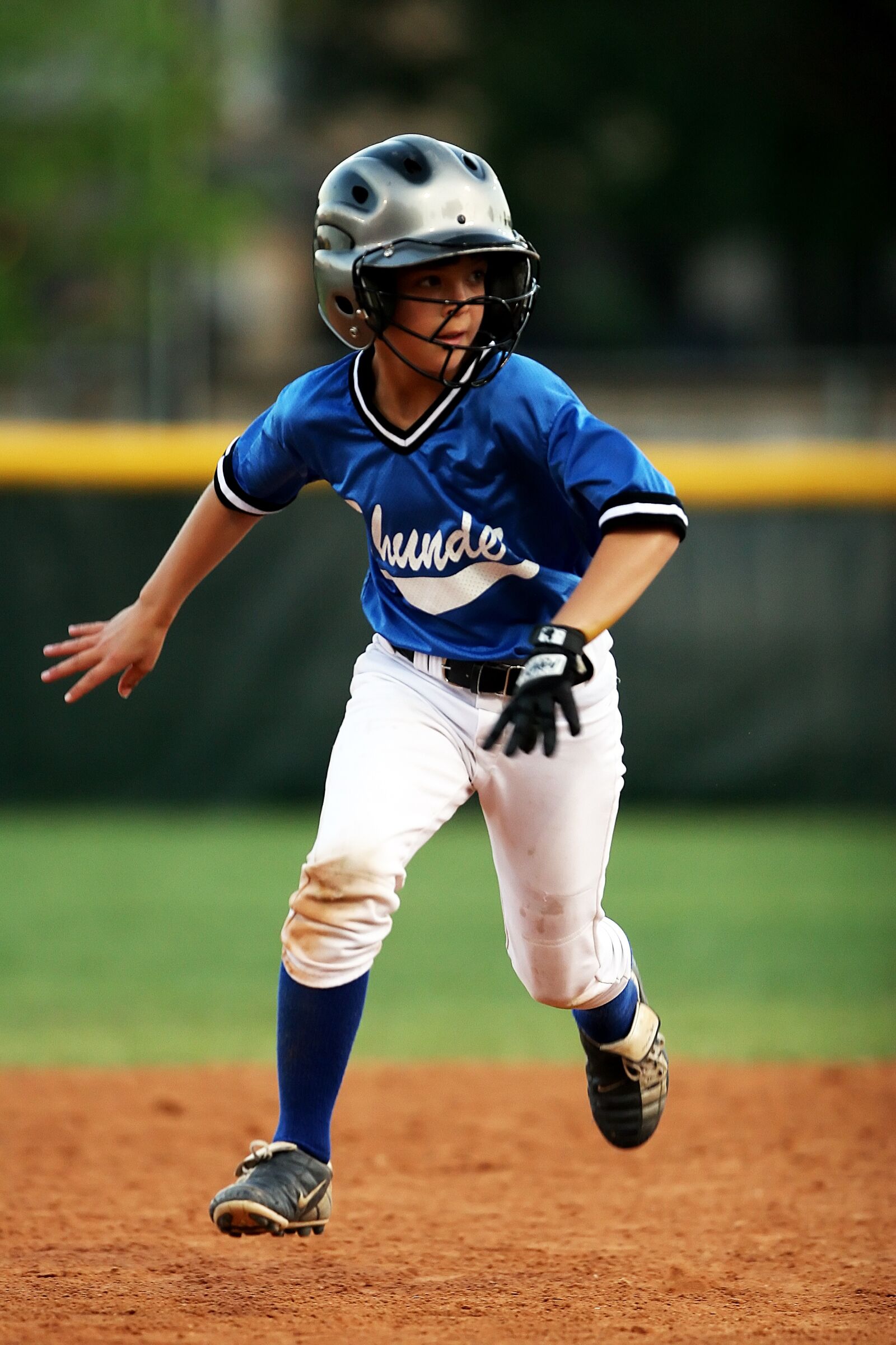Canon EOS 20D sample photo. Baseball, runner, game photography