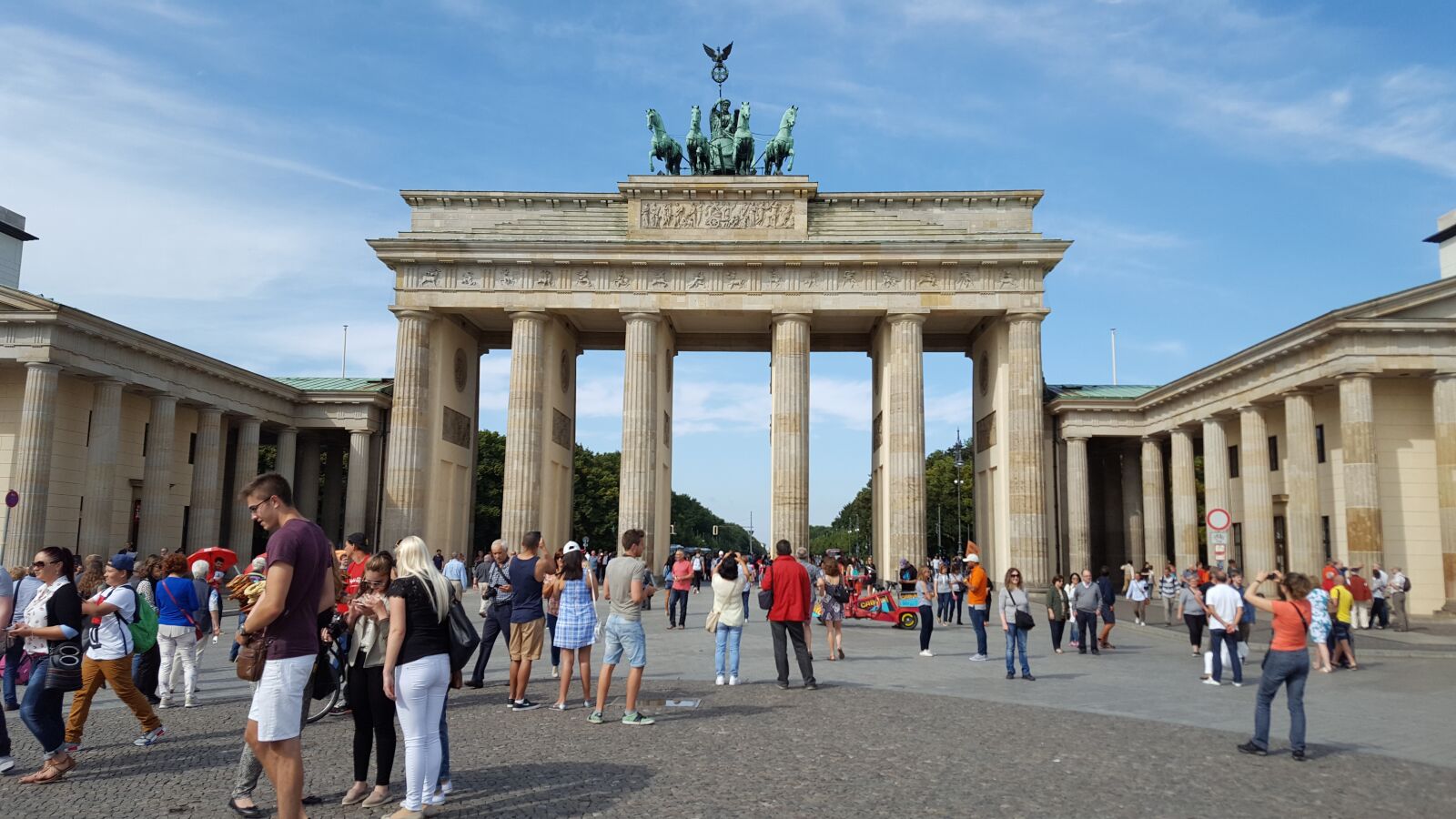 Samsung GALAXY S6 edge sample photo. Berlin, arc de triomphe photography