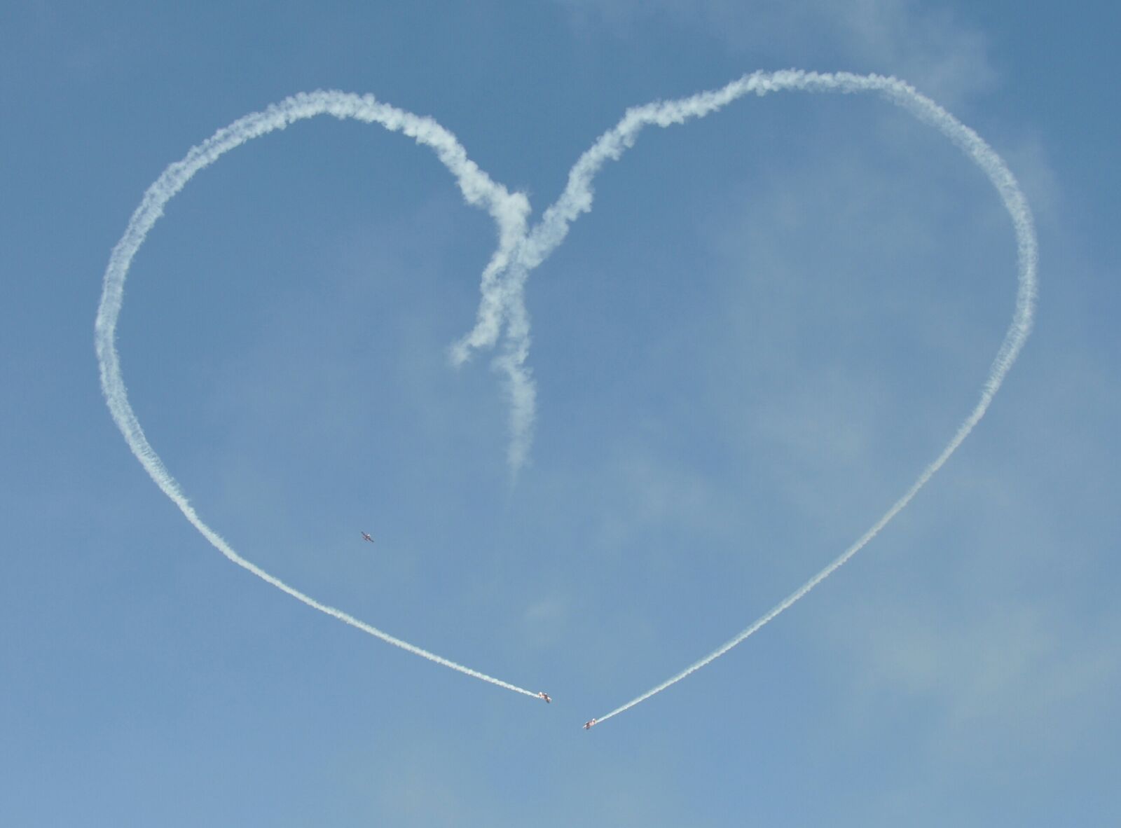 Nikon D90 sample photo. Heart, sky, the plane photography