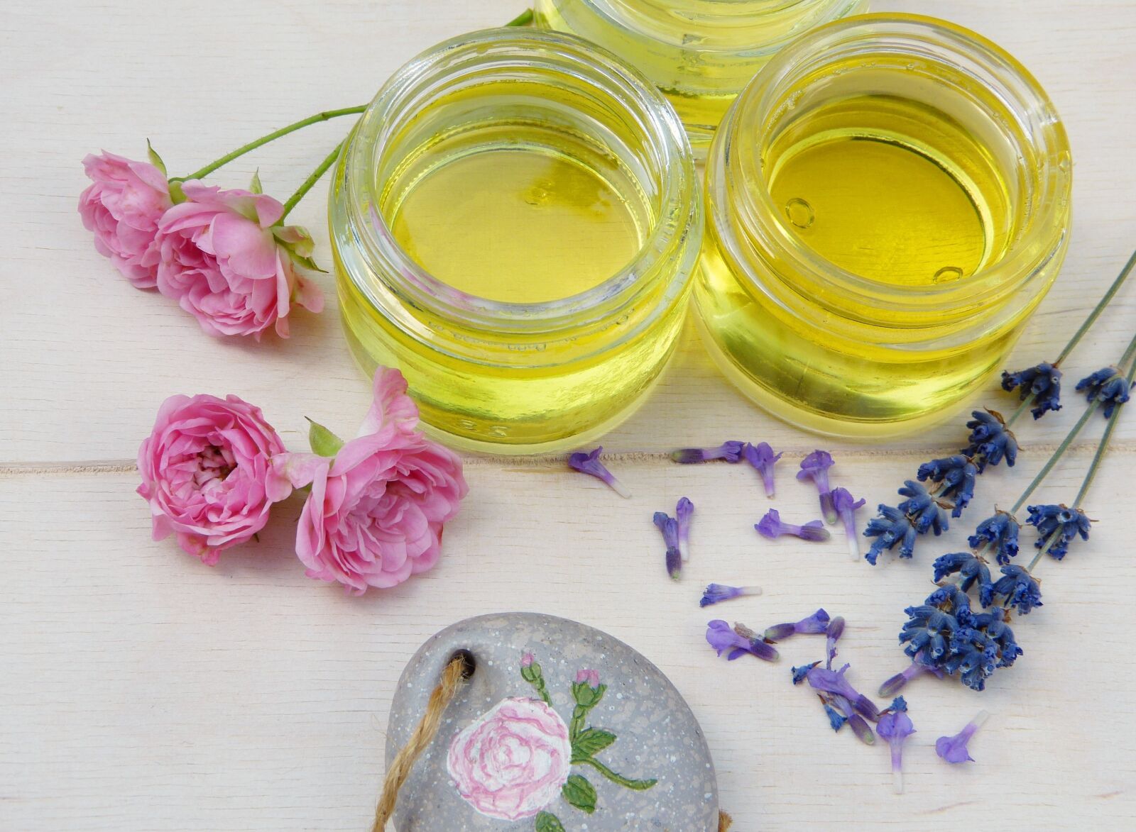 Panasonic Lumix DMC-FZ150 sample photo. Oil, essential oils, lavender photography