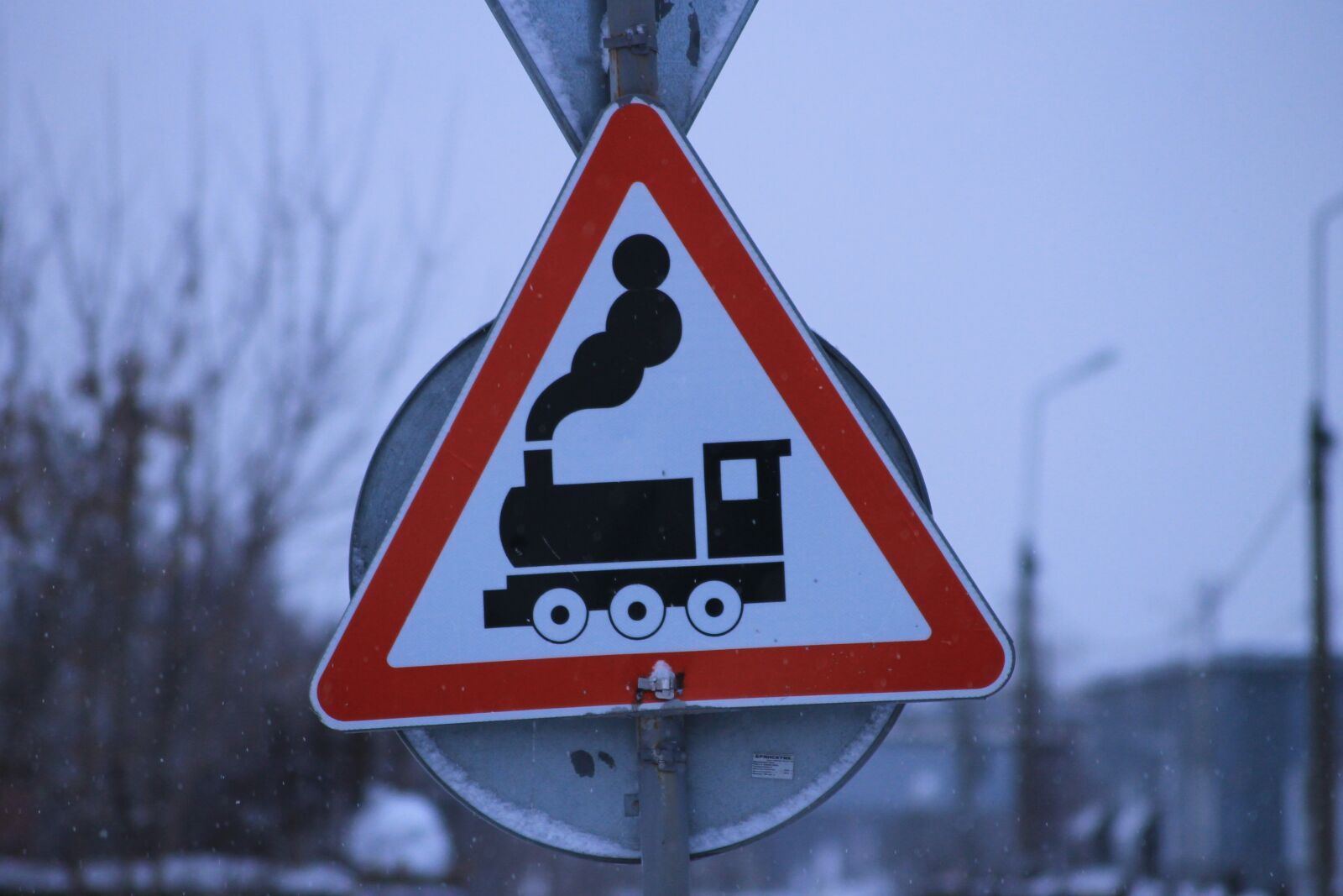 Canon EOS 1100D (EOS Rebel T3 / EOS Kiss X50) sample photo. Sign, railway, railway crossing photography
