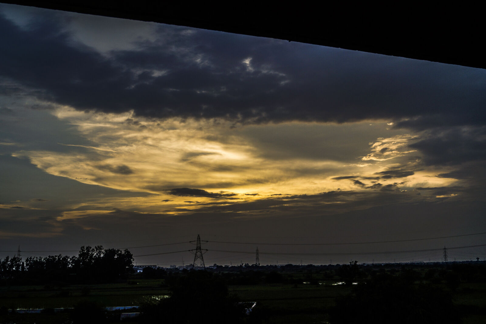 Sony DT 18-55mm F3.5-5.6 SAM II sample photo. Nature, golden, sunset, cloud photography