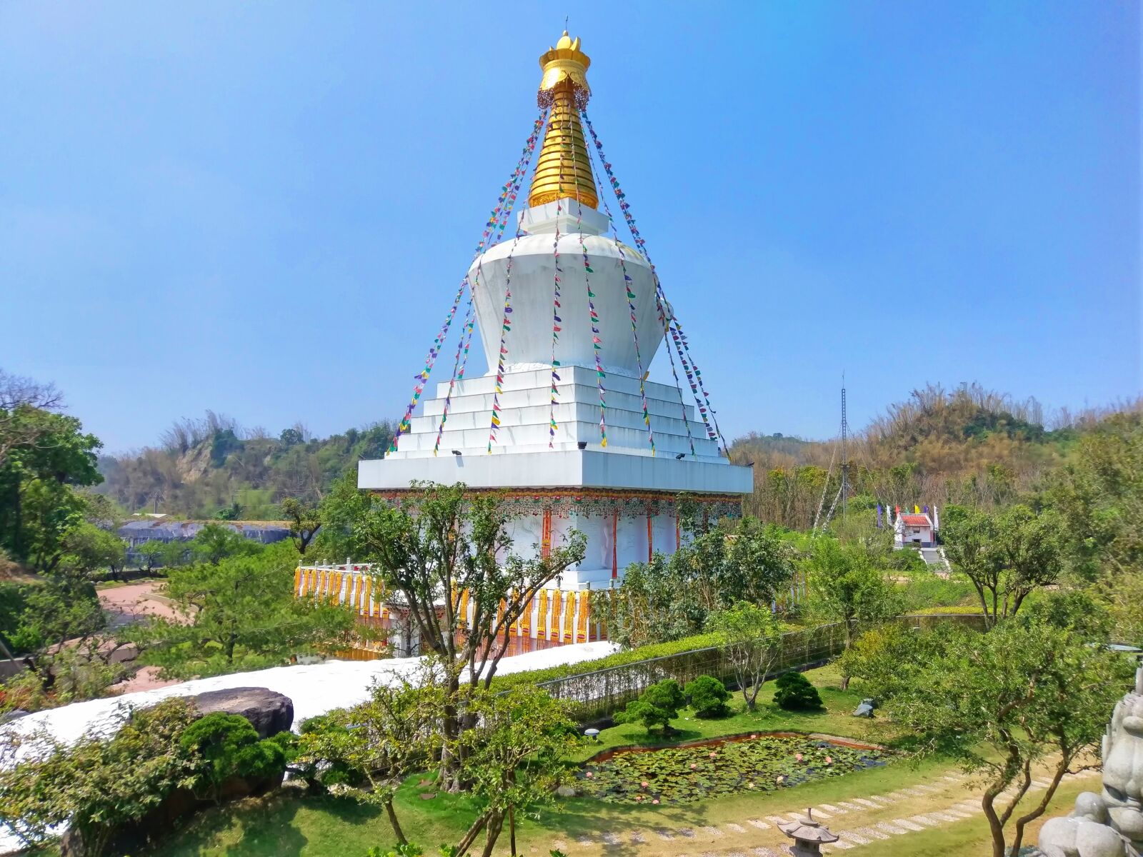 HTC M10H sample photo. Stupa, buddha, buddhism photography