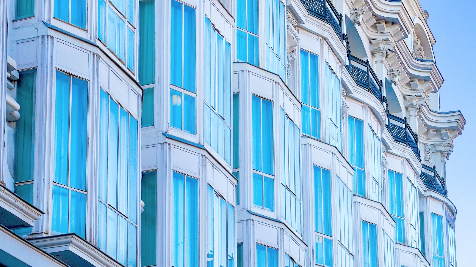 Fujifilm X30 sample photo. Spain, madrid, building photography
