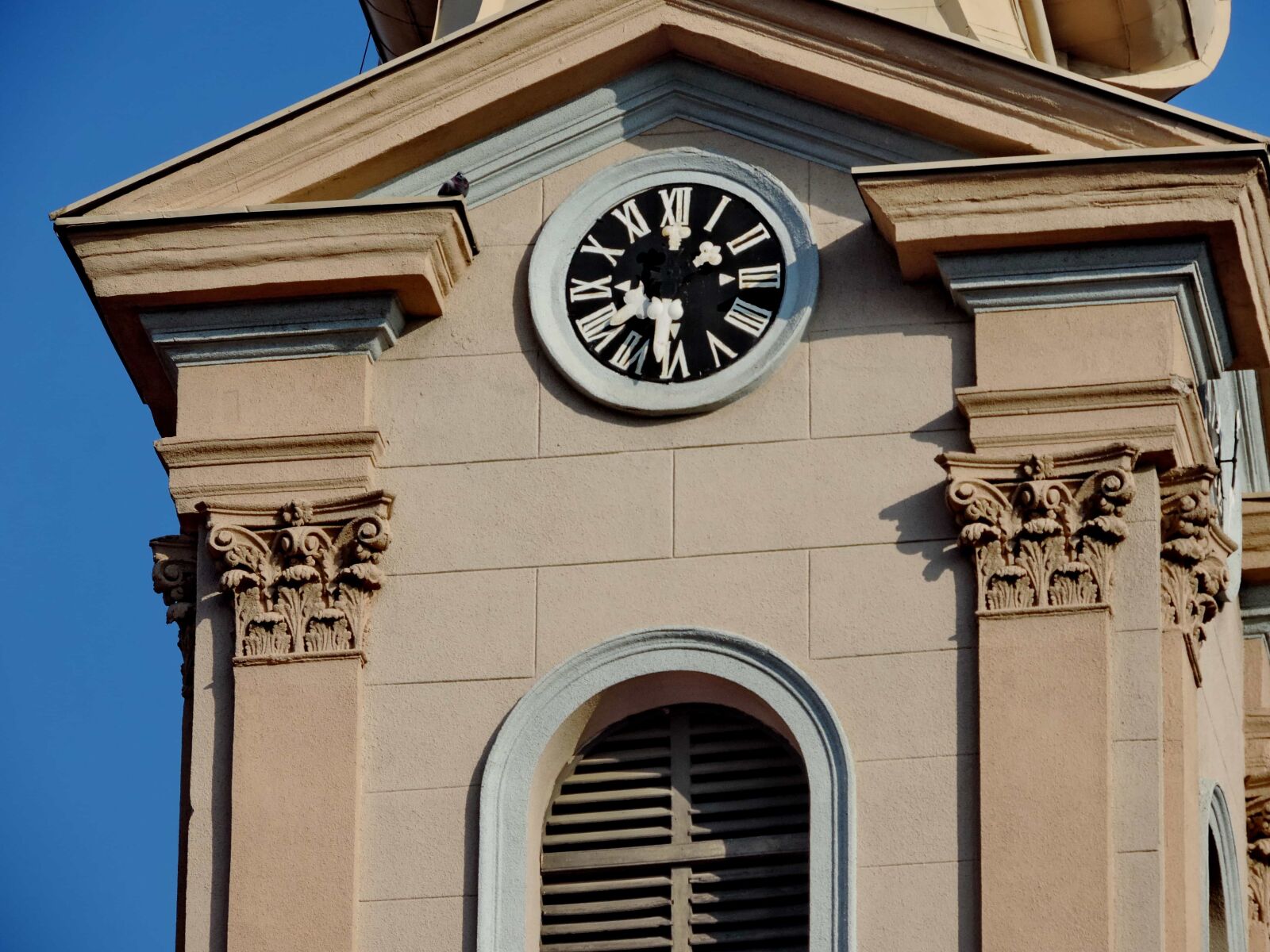 Nikon Coolpix P520 sample photo. Church tower, clock, architecture photography