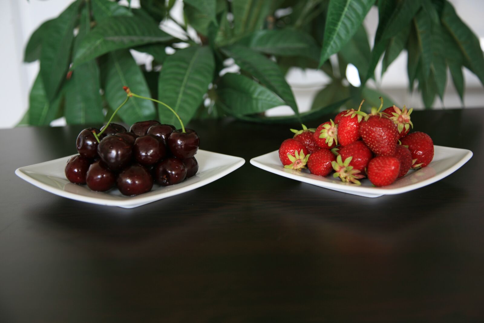 Canon EOS 5D sample photo. Strawberries, cherries, fruit photography