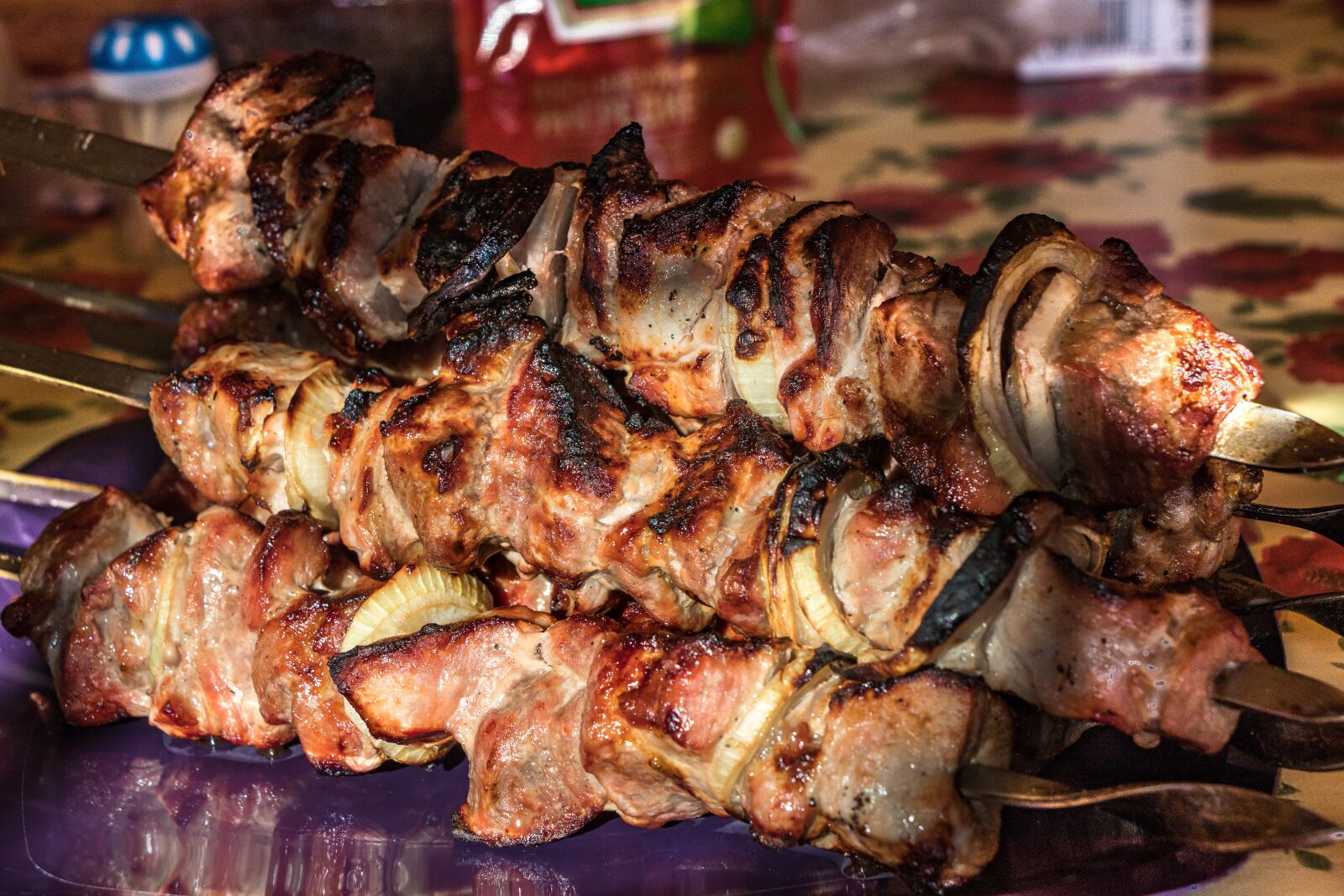 Canon EF-S 18-135mm F3.5-5.6 IS USM sample photo. Shish kebab, meat, skewers photography