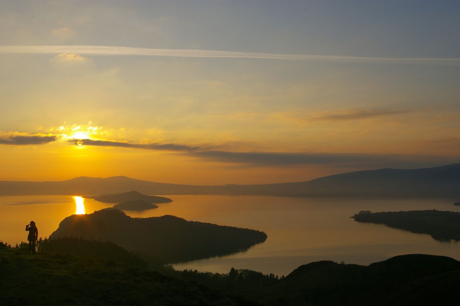 Pentax *ist DL2 sample photo. Loch, islands, sunset photography