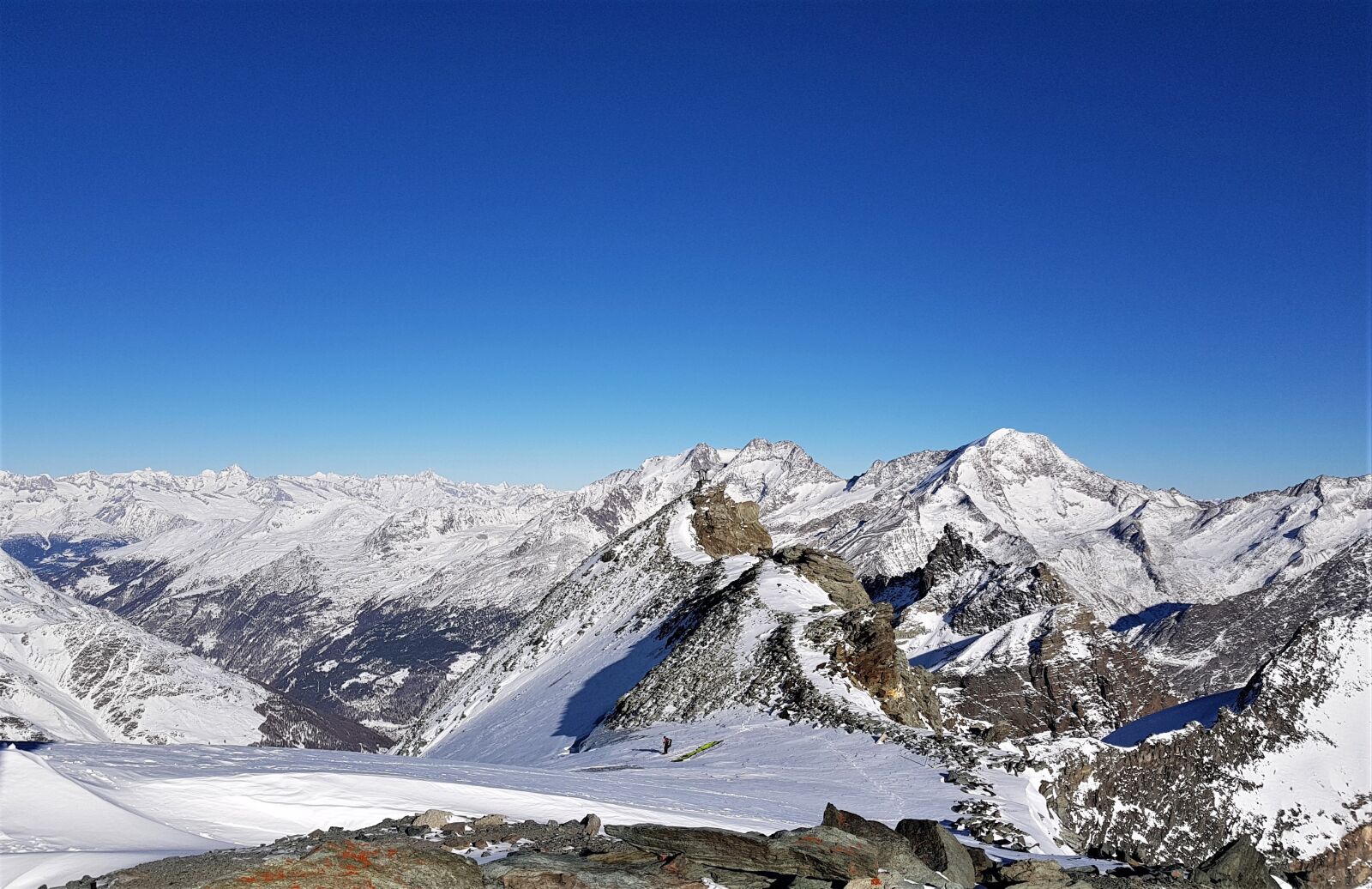 Samsung Galaxy S8 sample photo. Mountains, paragliding, snow photography