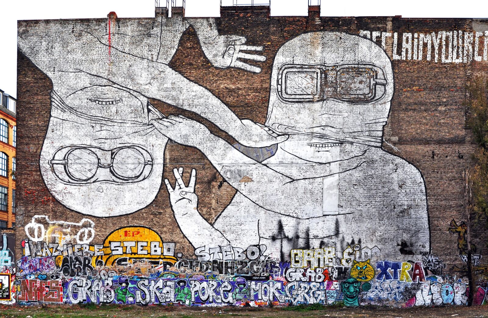 Nikon D90 sample photo. Graffiti, blu, berlin photography