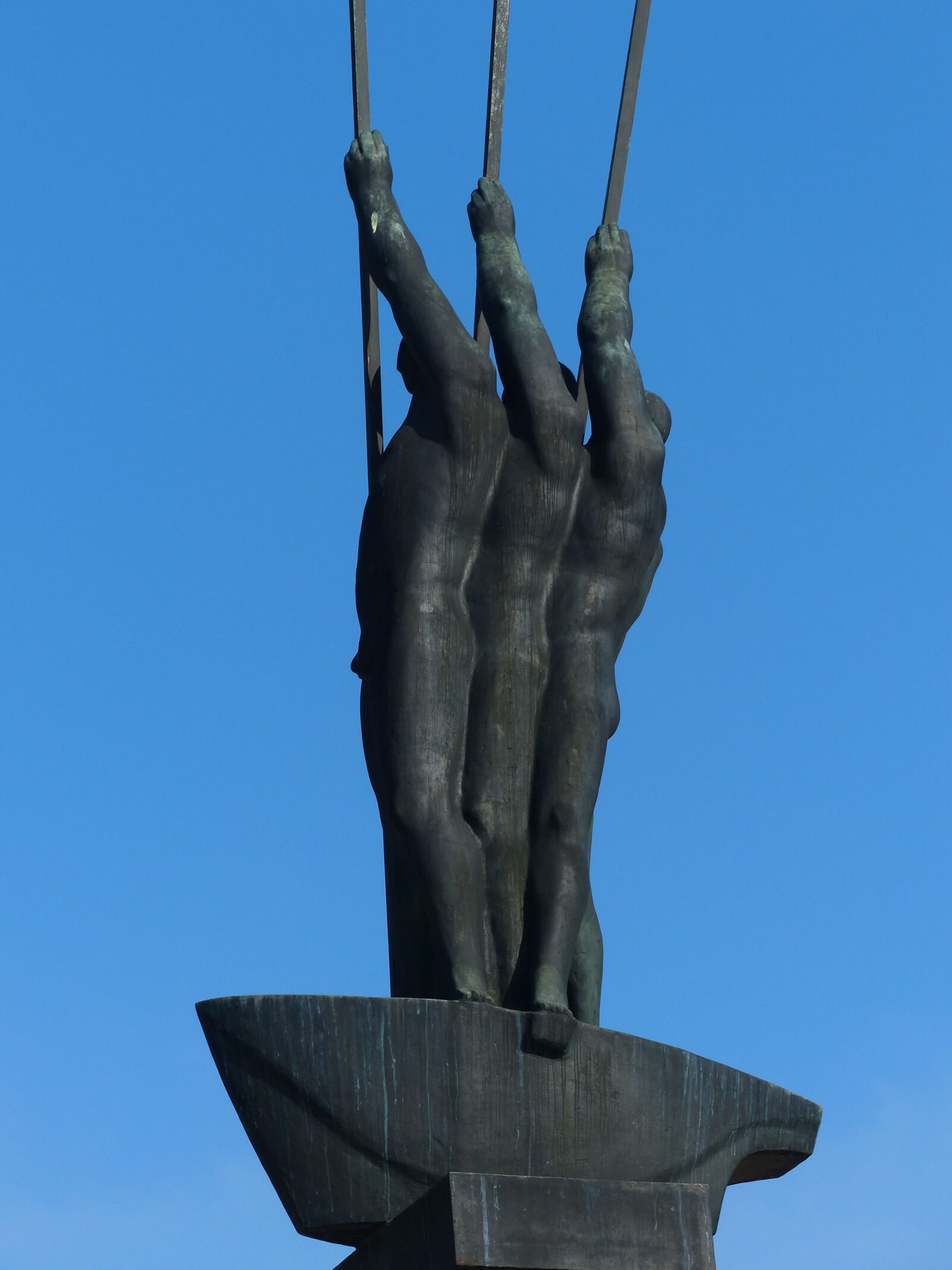 Panasonic Lumix DMC-FZ200 sample photo. Monument, bronze, statue photography