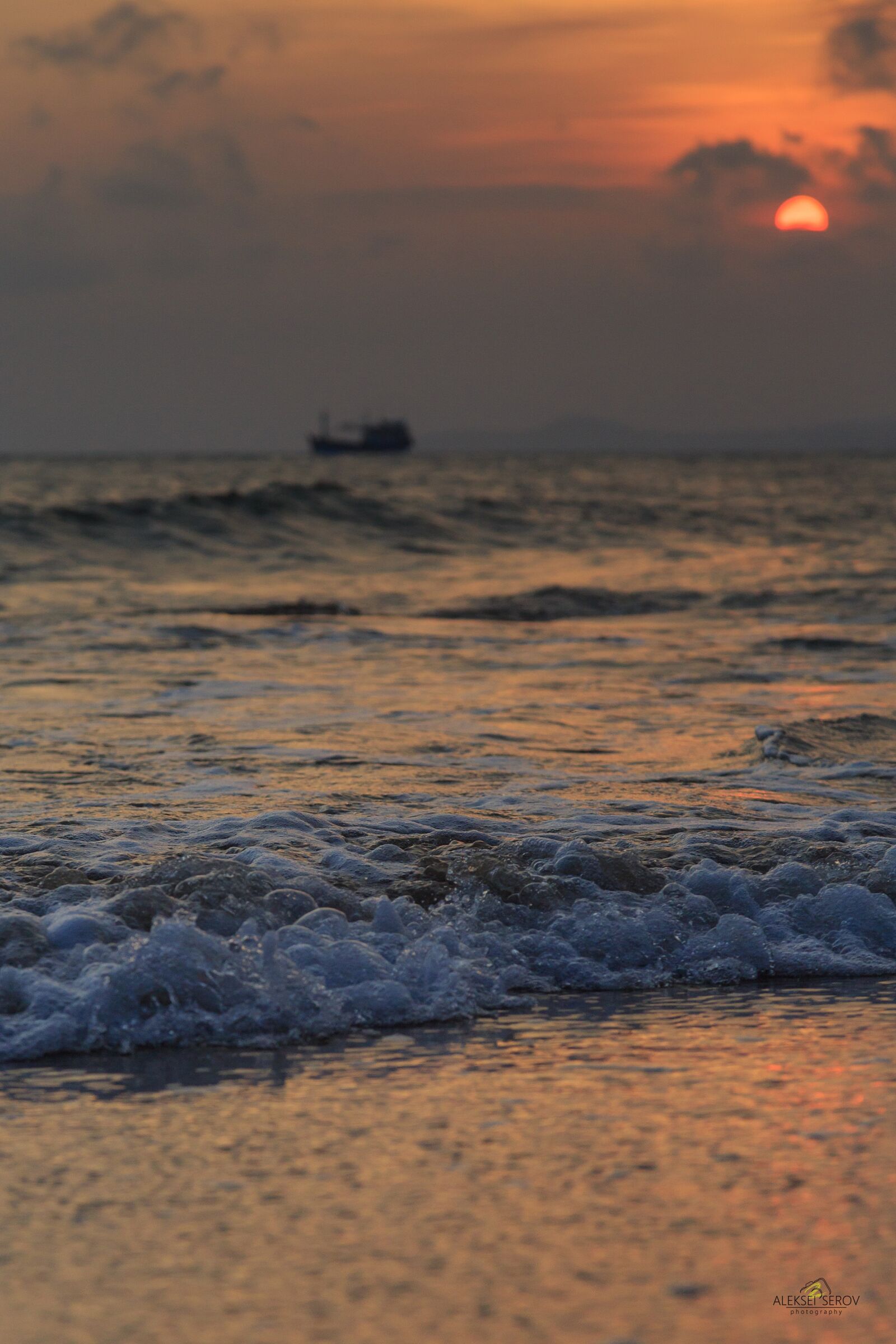 Canon EOS 6D + Canon EF 24-105mm F4L IS USM sample photo. Water, sunset, beach photography