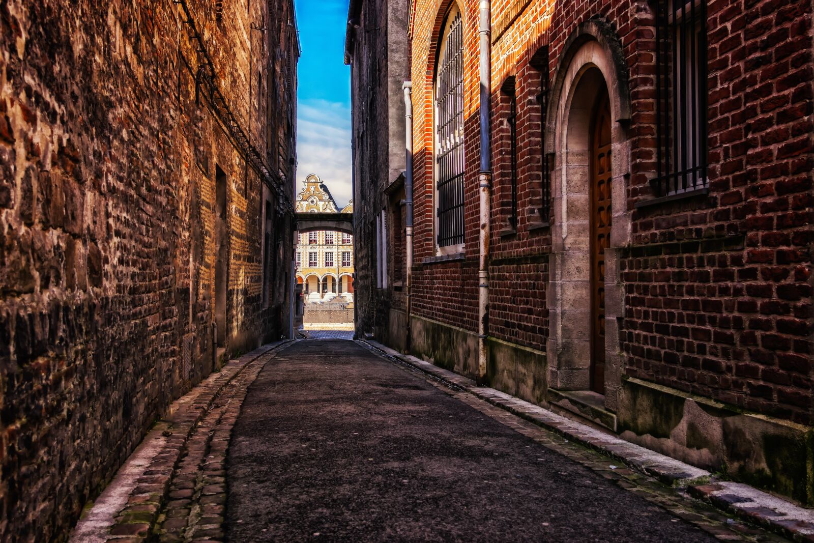 Nikon D3300 sample photo. Alley, road, historic center photography