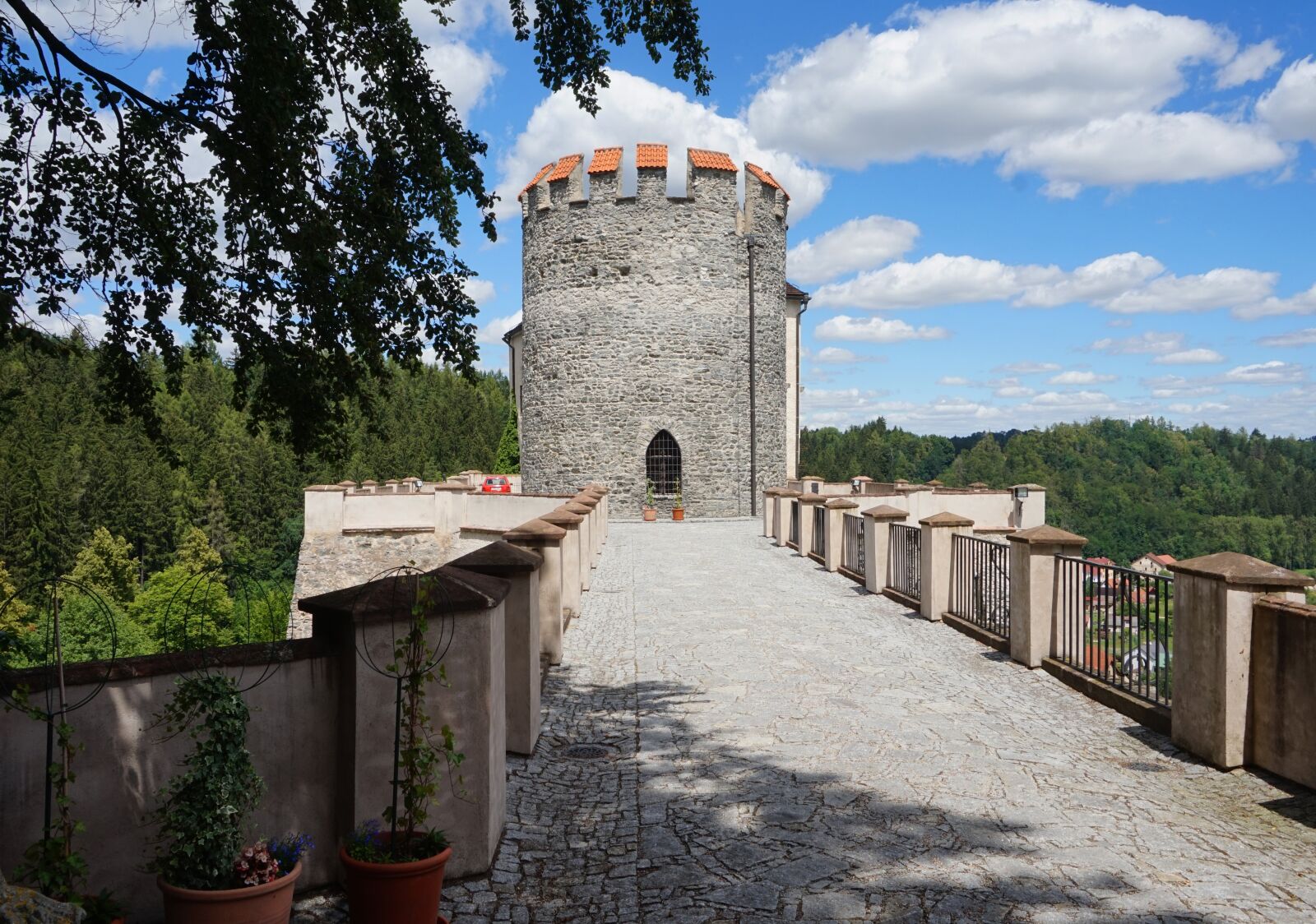 Sony Alpha a5000 (ILCE 5000) sample photo. Tower, castle, czechia photography