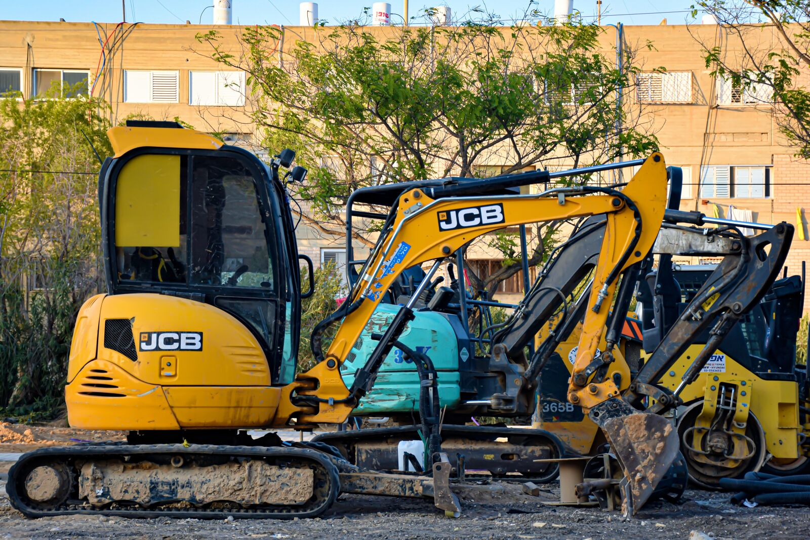 Nikon D5600 sample photo. Tractor, industrial, digging photography