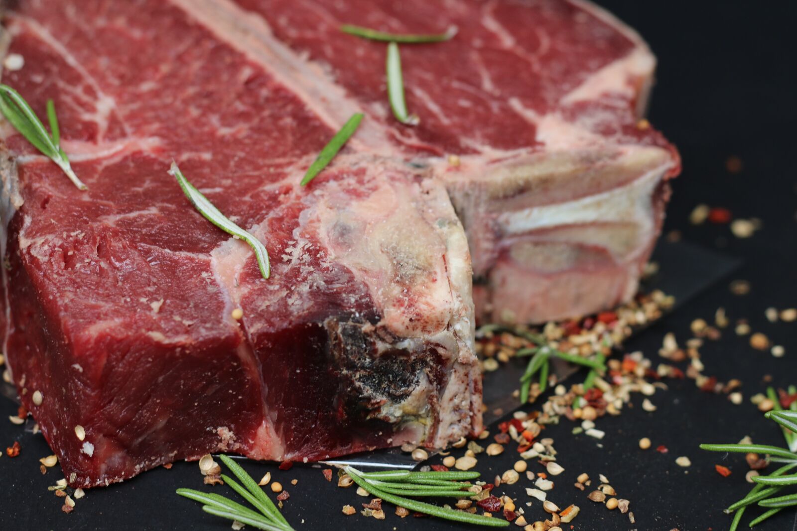 Canon EOS 70D + Canon EF 50mm F1.8 II sample photo. Meat, beef, food photography