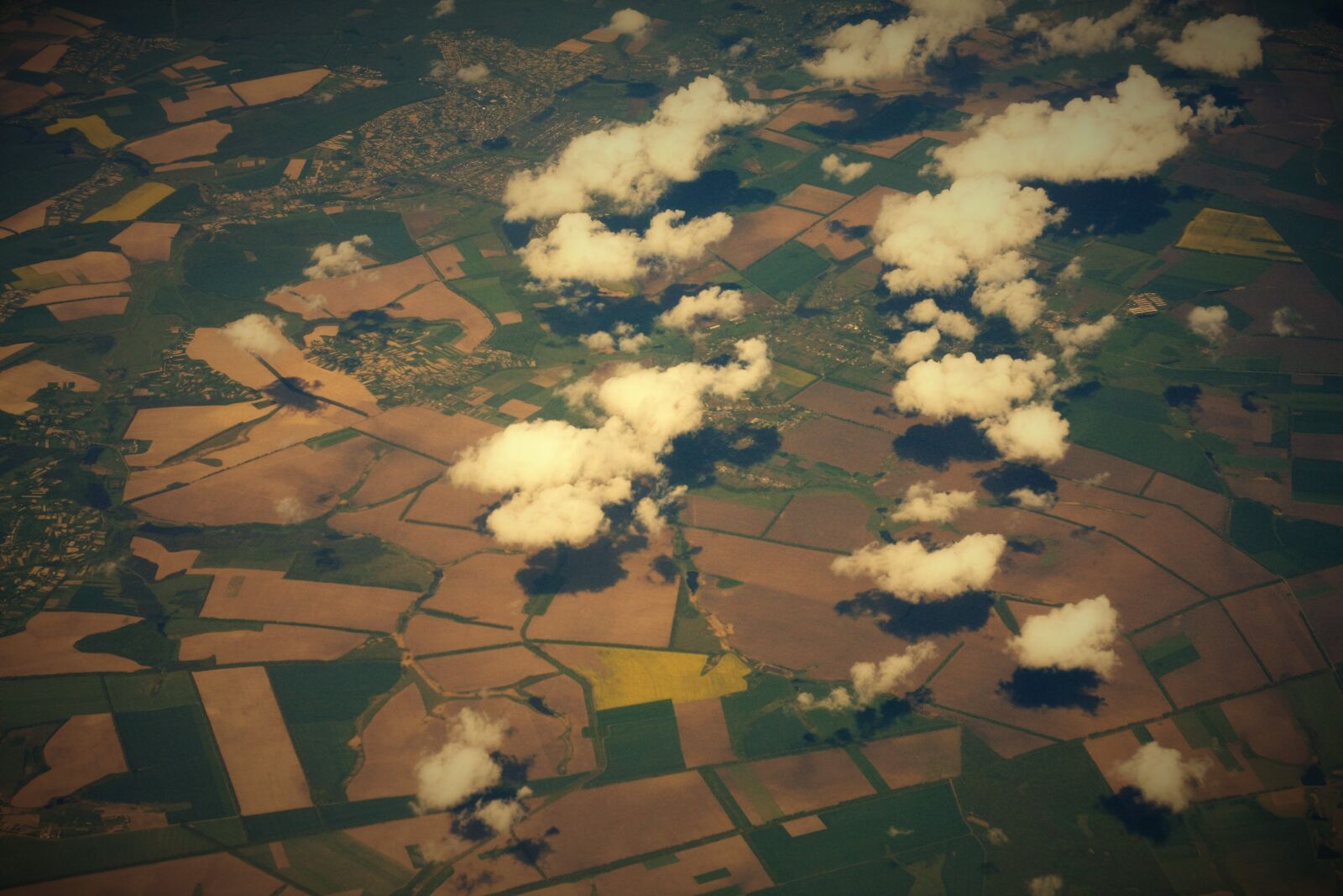 Canon EOS 40D sample photo. Cloud, field, plane photography