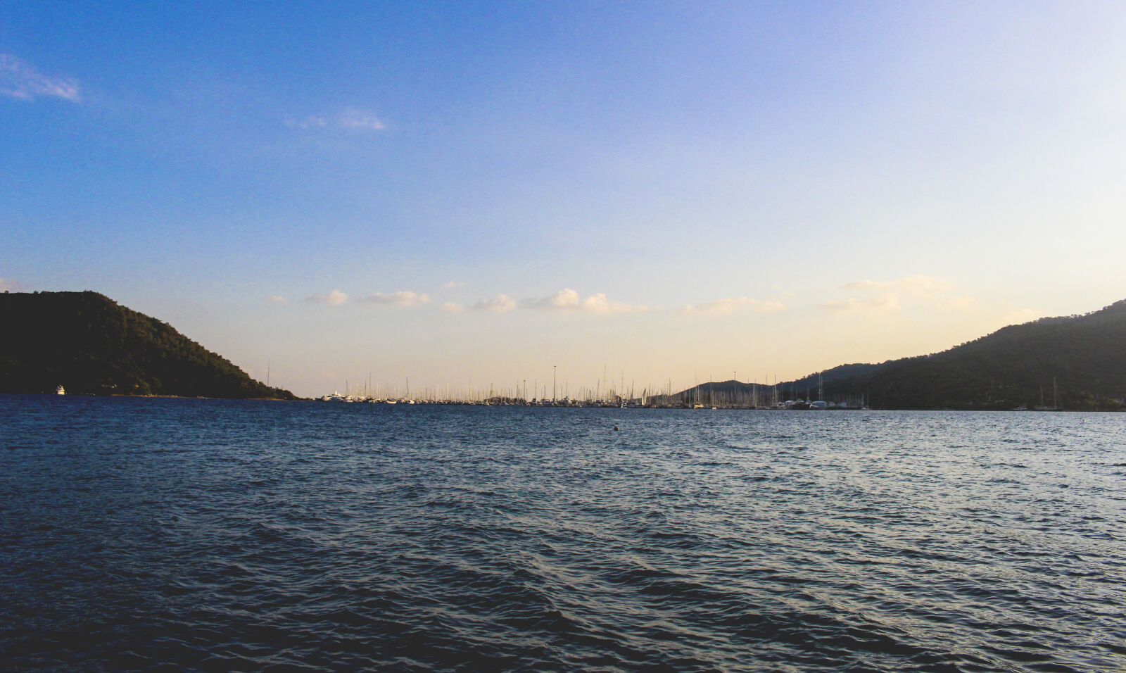 Canon EOS 700D (EOS Rebel T5i / EOS Kiss X7i) sample photo. Blue, harbour, mediterranean, sea photography