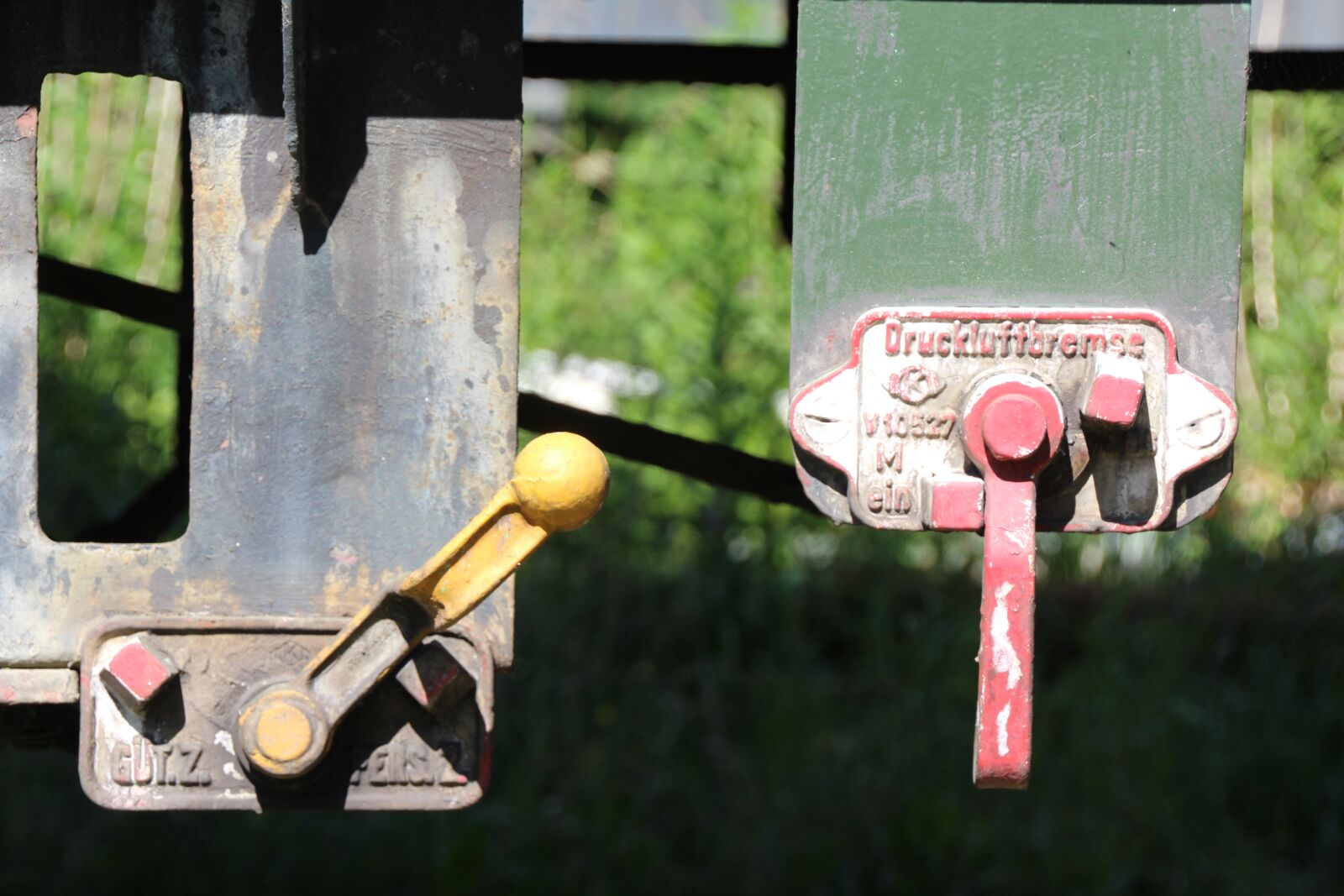 Canon EOS 1200D (EOS Rebel T5 / EOS Kiss X70 / EOS Hi) sample photo. Wagon, db, lever photography