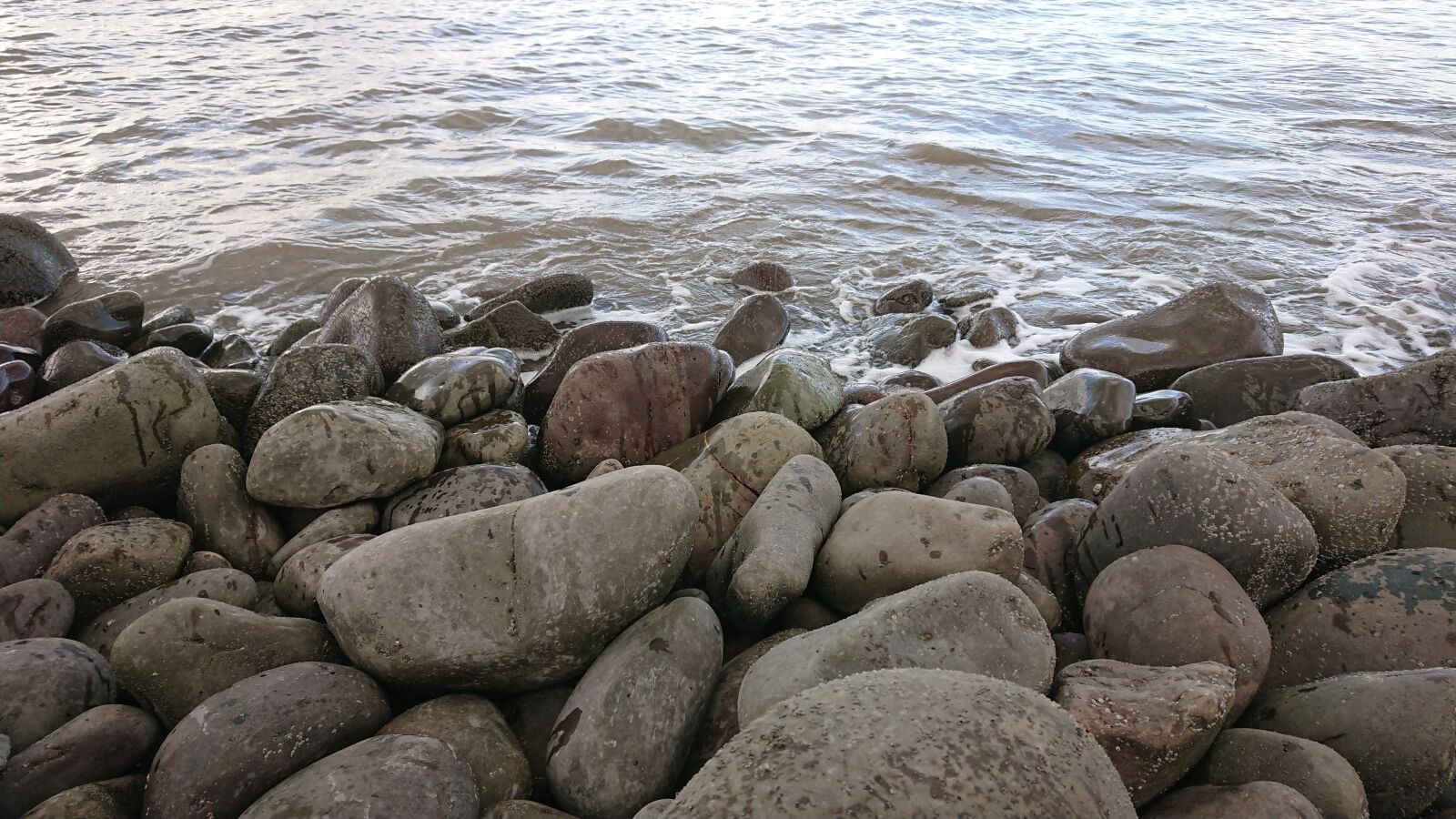 Sony Xperia XZ1 Compact sample photo. Pebbles, beach, shore photography