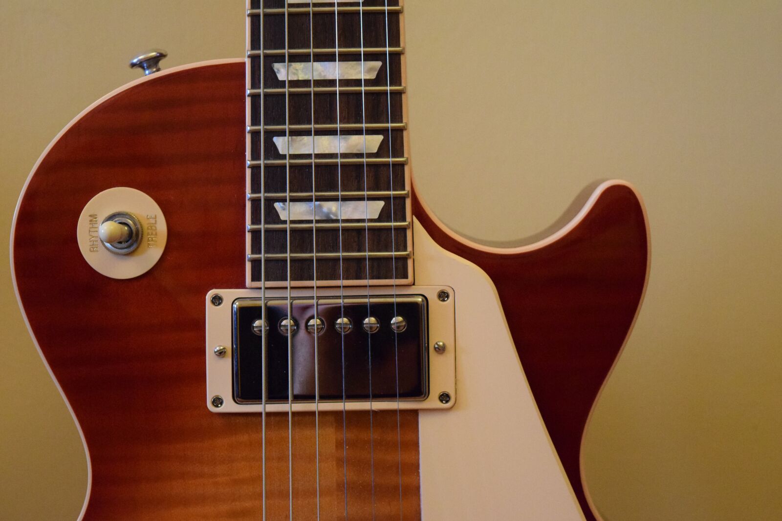 Nikon D3300 sample photo. Guitar, gibson, instrument photography