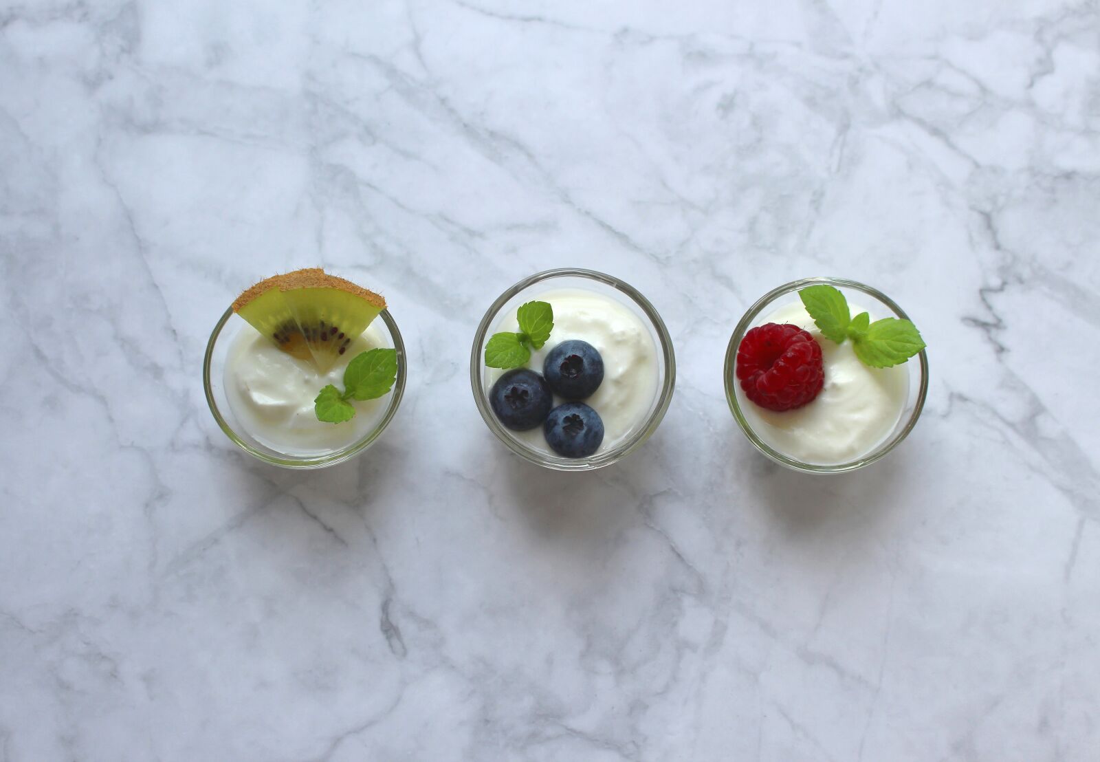 Canon EOS 700D (EOS Rebel T5i / EOS Kiss X7i) sample photo. Yogurt, berries, blueberry photography