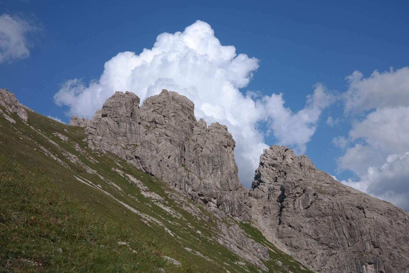 Samsung NX300 sample photo. Rock, clouds, landscape photography