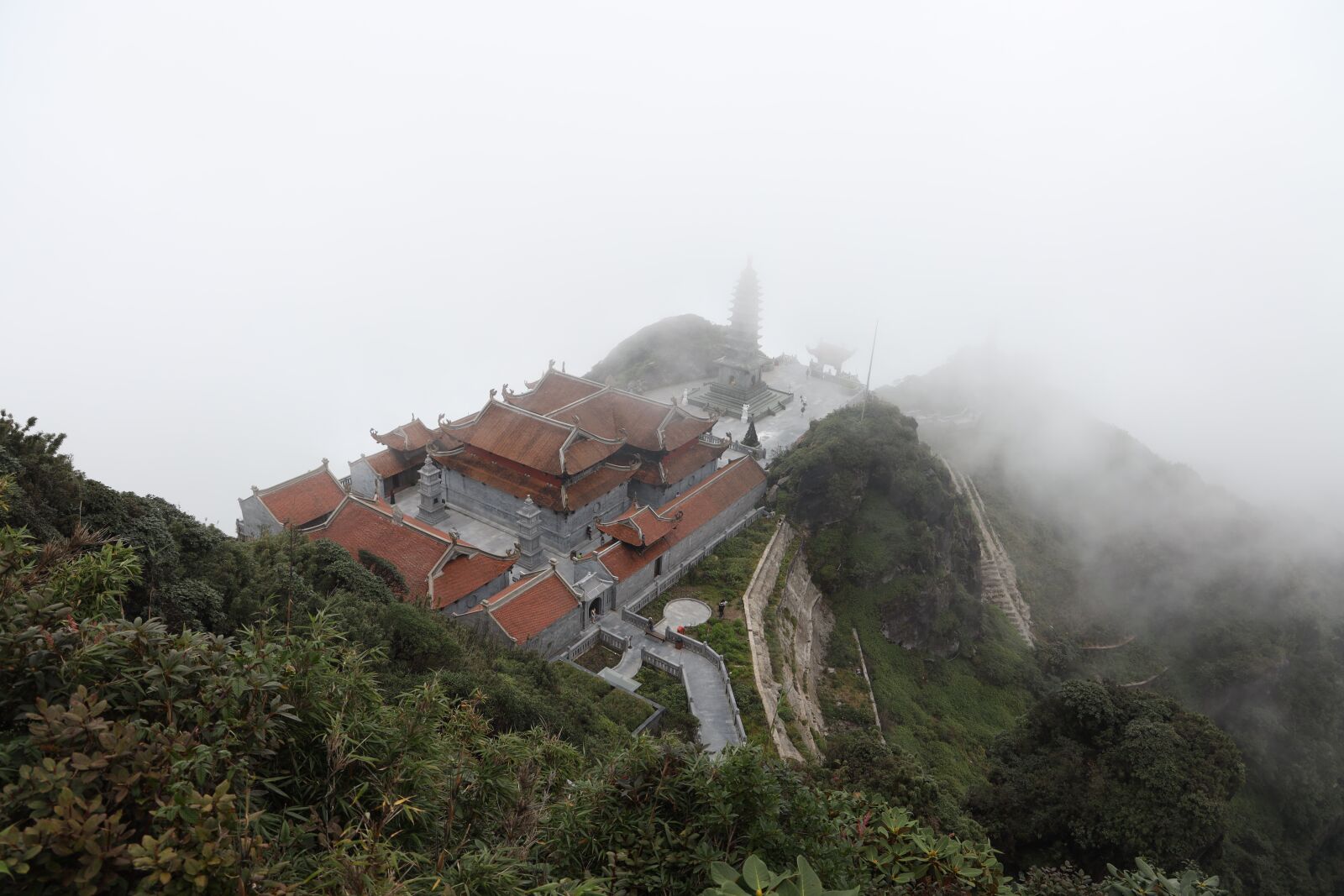 Canon RF 24-105mm F4L IS USM sample photo. Fansipan, vietnam, mountains photography