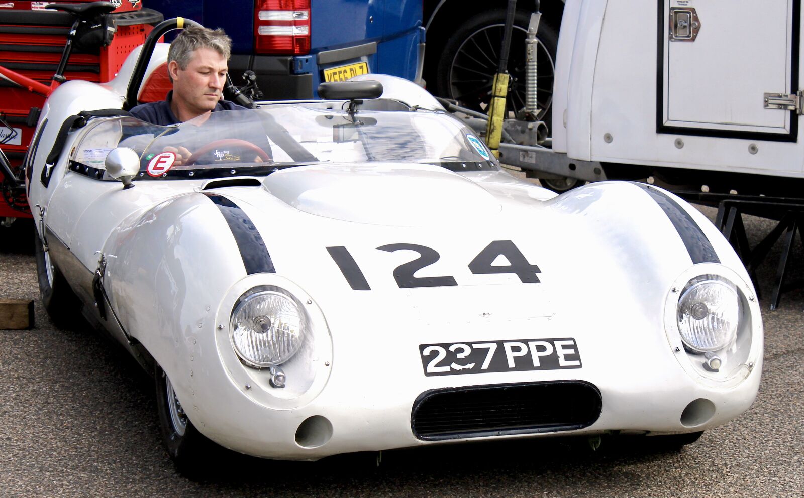 Canon EOS 650D (EOS Rebel T4i / EOS Kiss X6i) sample photo. Classic car racing, race photography