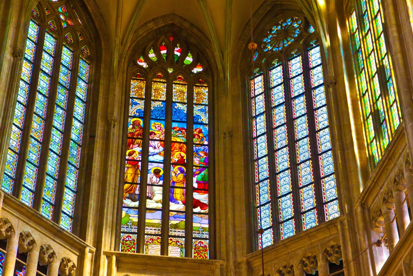 Canon EOS 500D (EOS Rebel T1i / EOS Kiss X3) sample photo. Stained glass in the photography