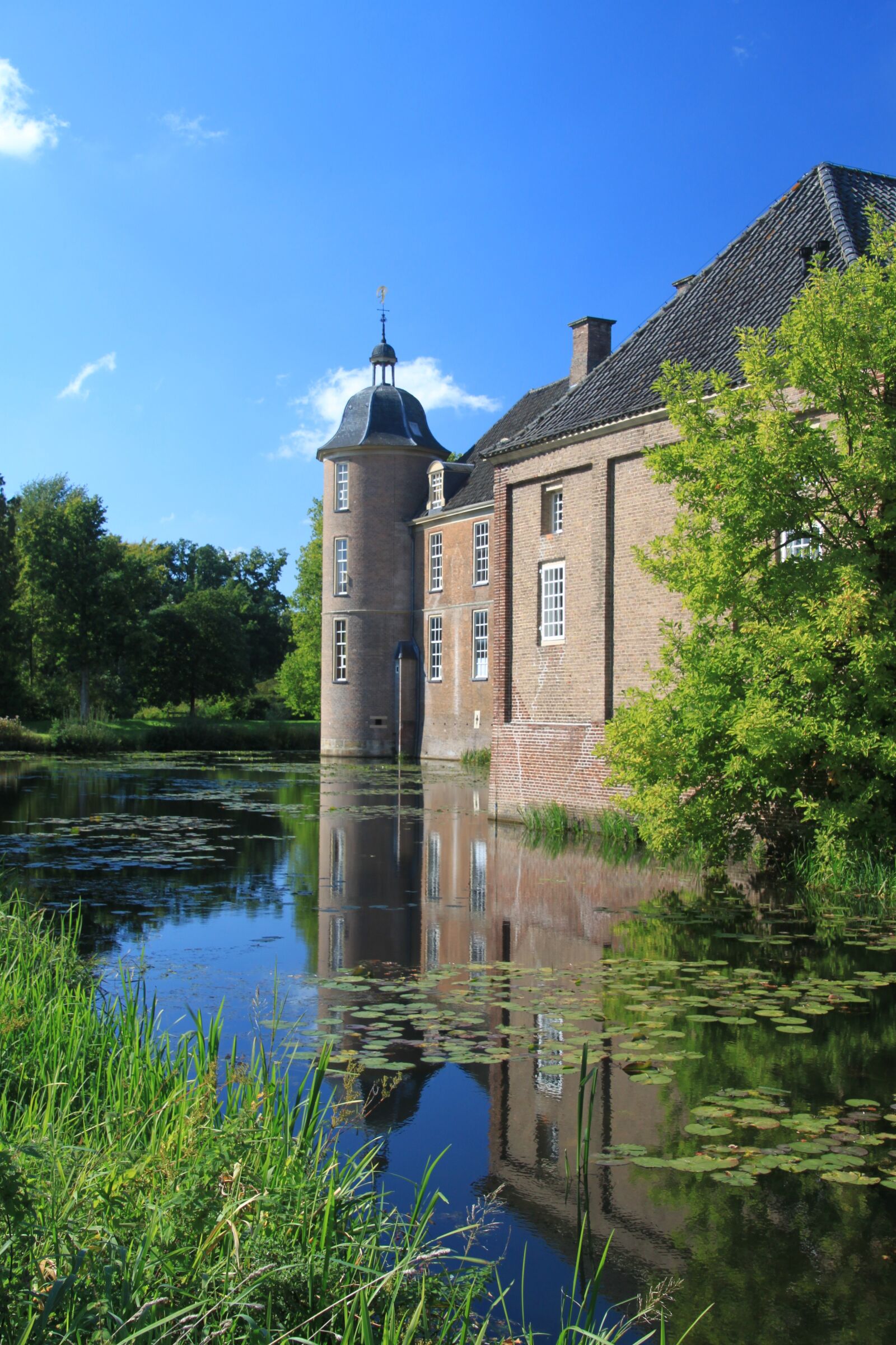 Canon EOS 500D (EOS Rebel T1i / EOS Kiss X3) sample photo. Slangenburg, castle, doetinchem photography