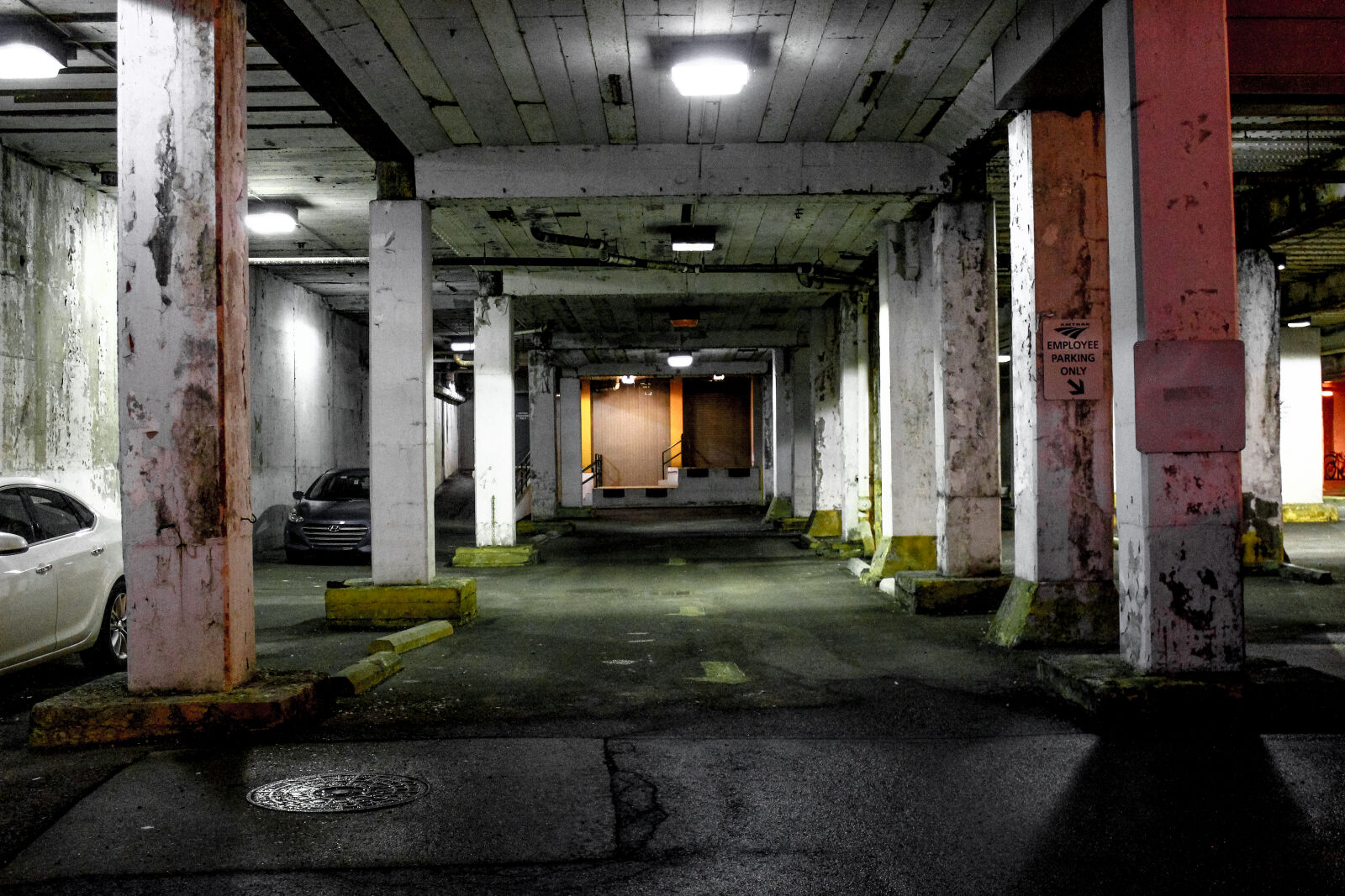 Canon EOS 600D (Rebel EOS T3i / EOS Kiss X5) sample photo. Abandoned, city, downtown, lights photography