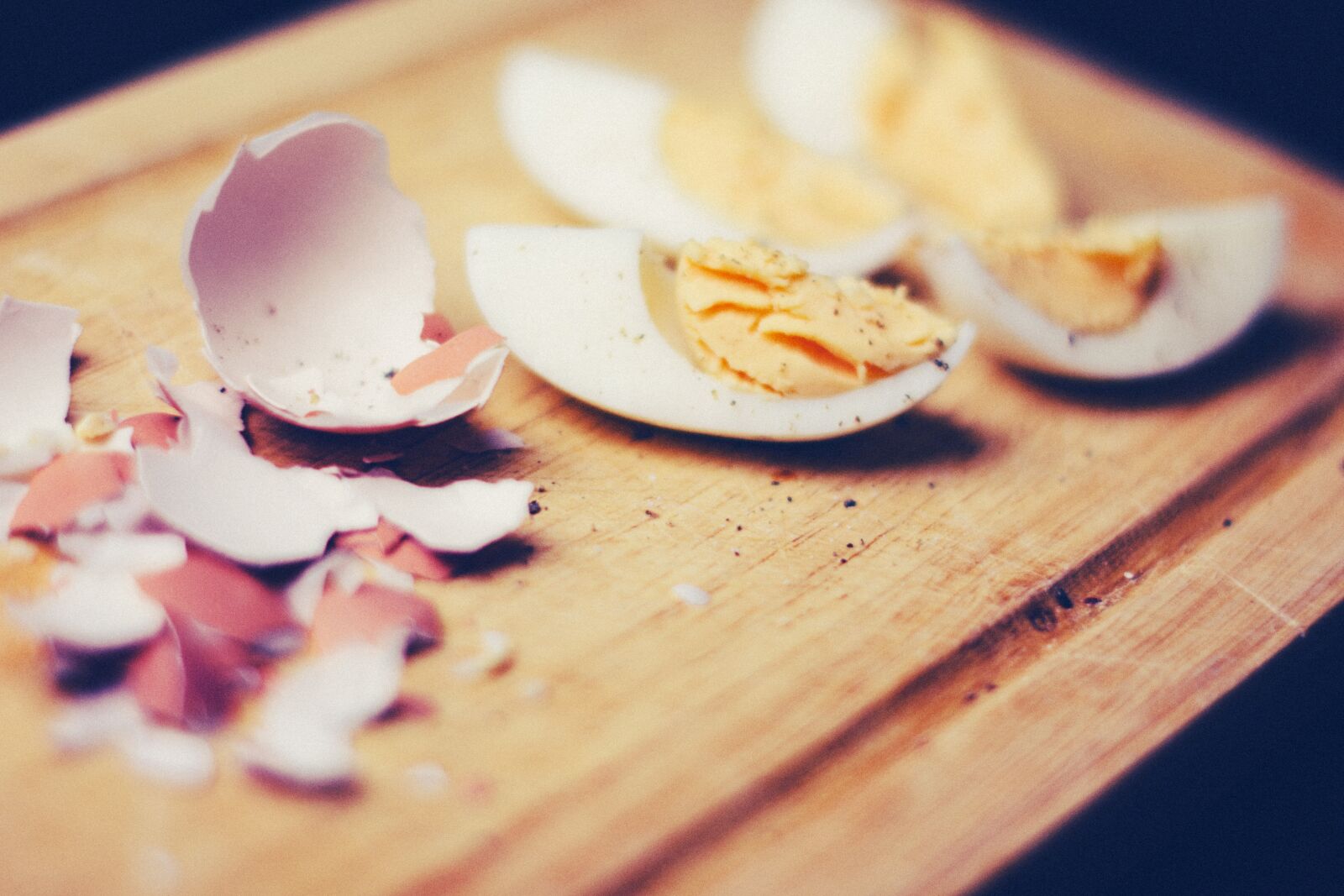 Nikon D5200 sample photo. Eggs, shells, food photography