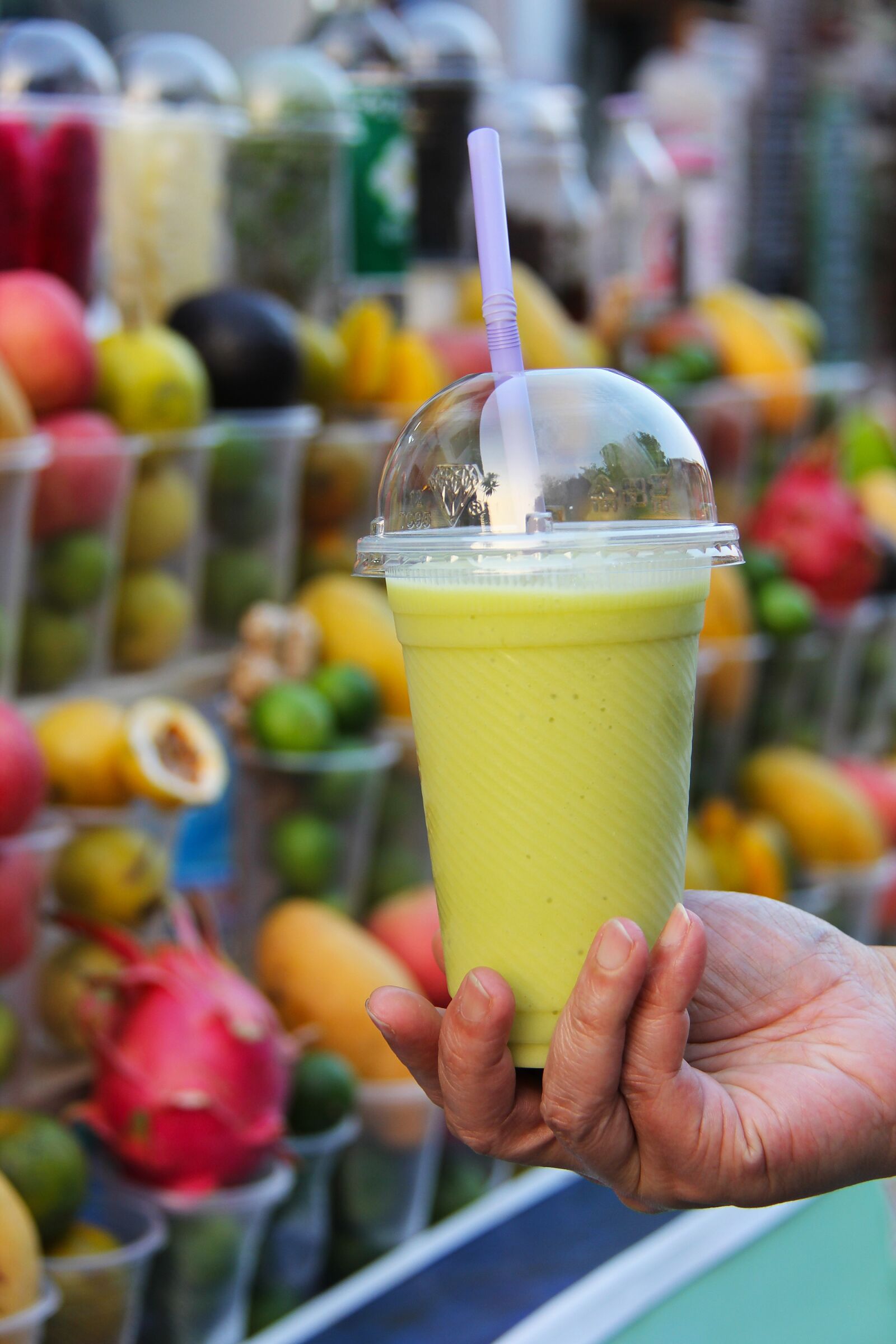 Canon EF-S 18-200mm F3.5-5.6 IS sample photo. Juice, fruits, fruit juice photography