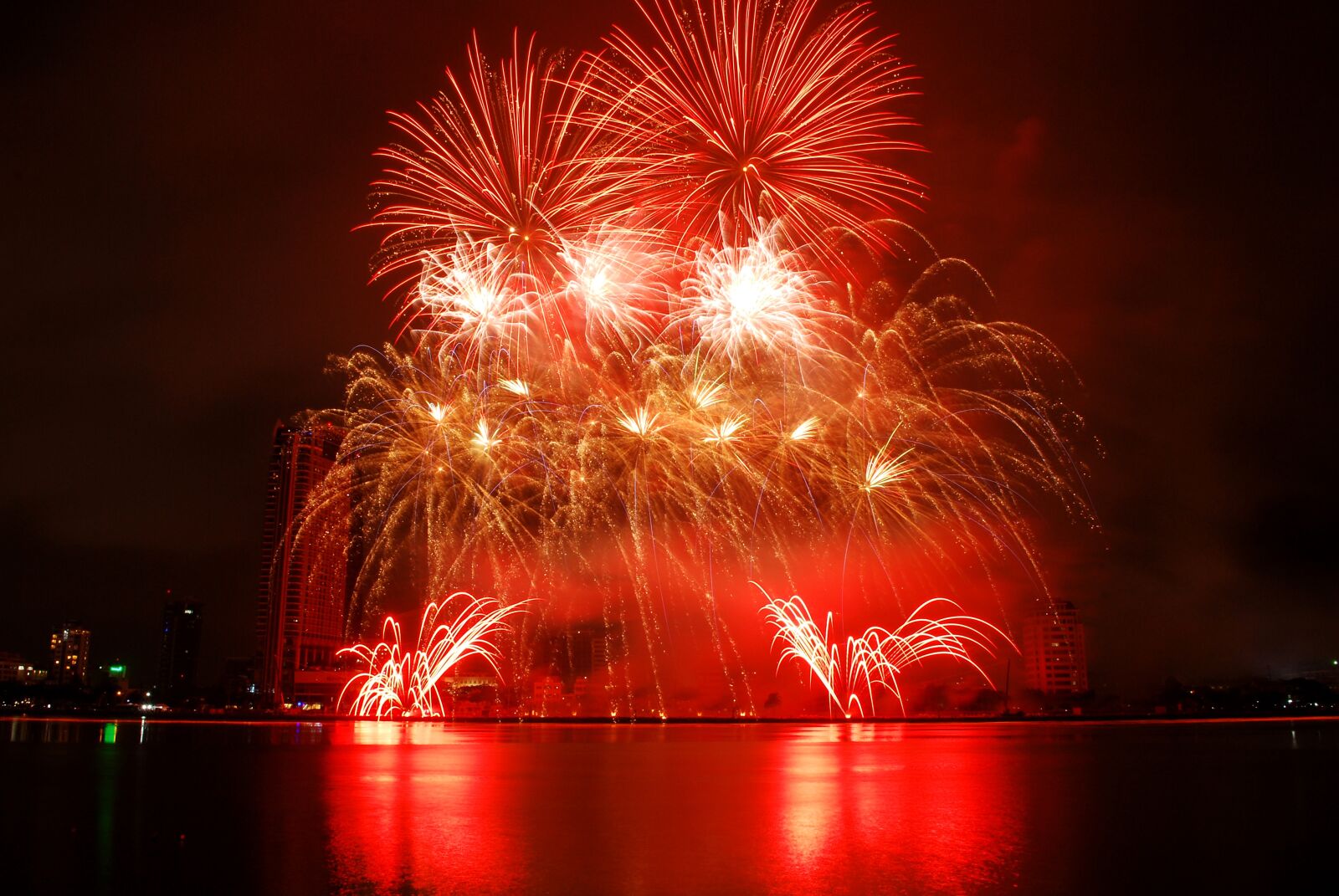 Nikon D60 sample photo. Fireworks, the international fireworks photography