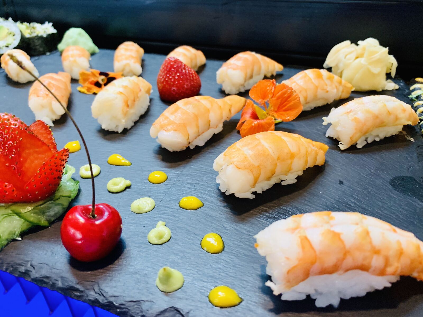 iPhone XS back dual camera 4.25mm f/1.8 sample photo. Sushi, japanese, rice photography