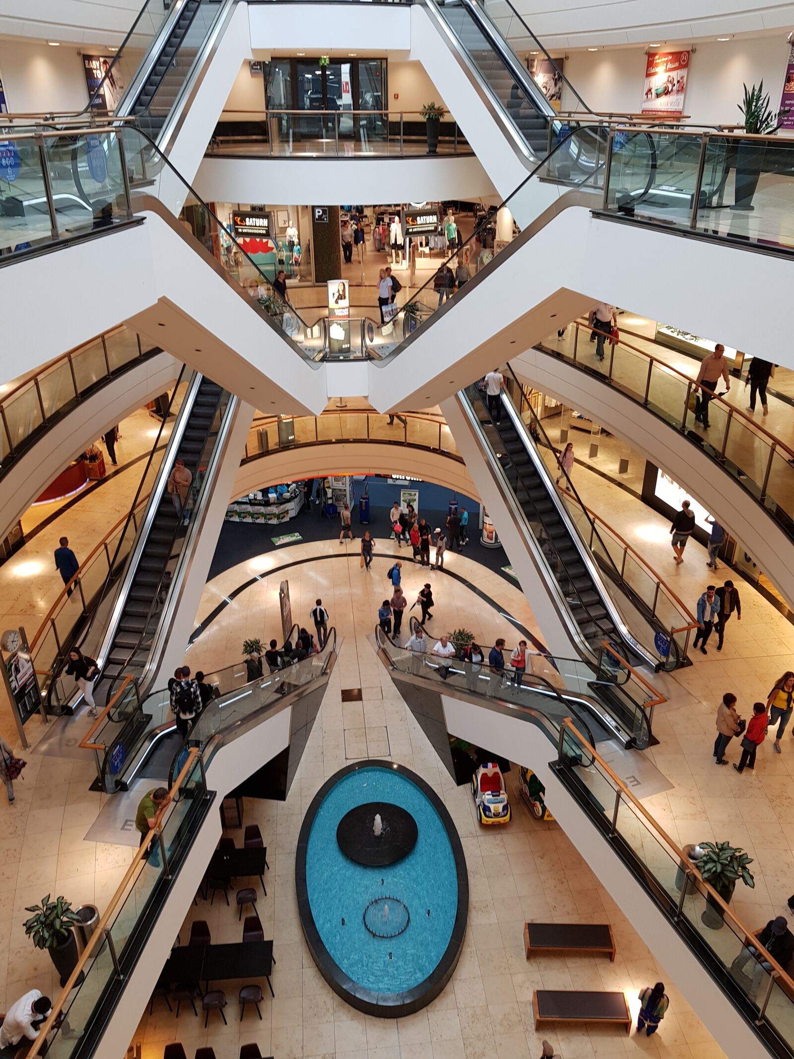 Samsung Galaxy S8 sample photo. Shopping, shops, purchasing photography