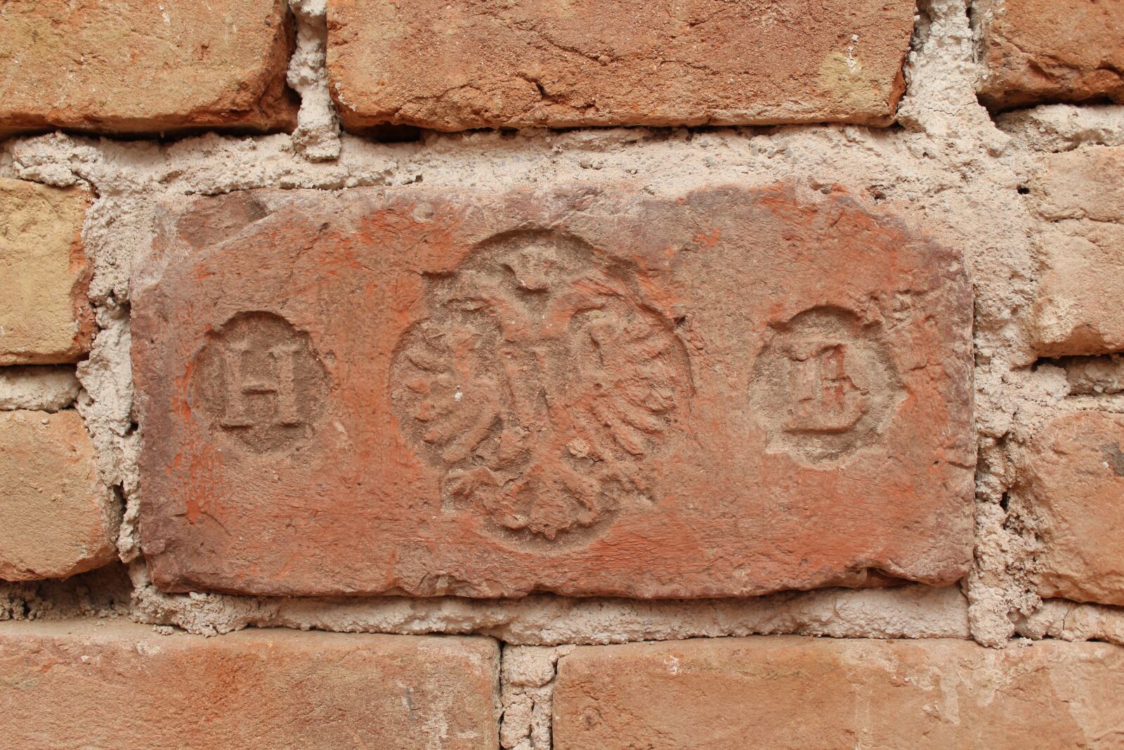 Canon EF-S 18-55mm F3.5-5.6 IS sample photo. Stone, brick, wall photography