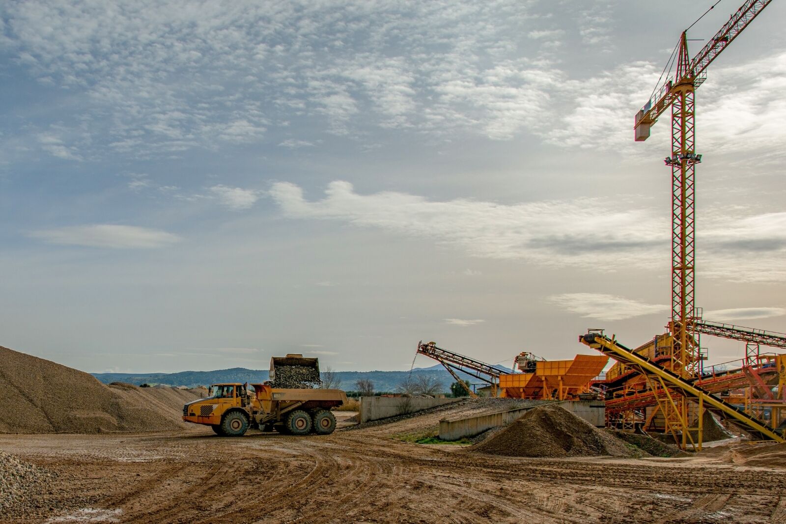 Nikon D7100 sample photo. Gravel pit, machinery, volvo photography