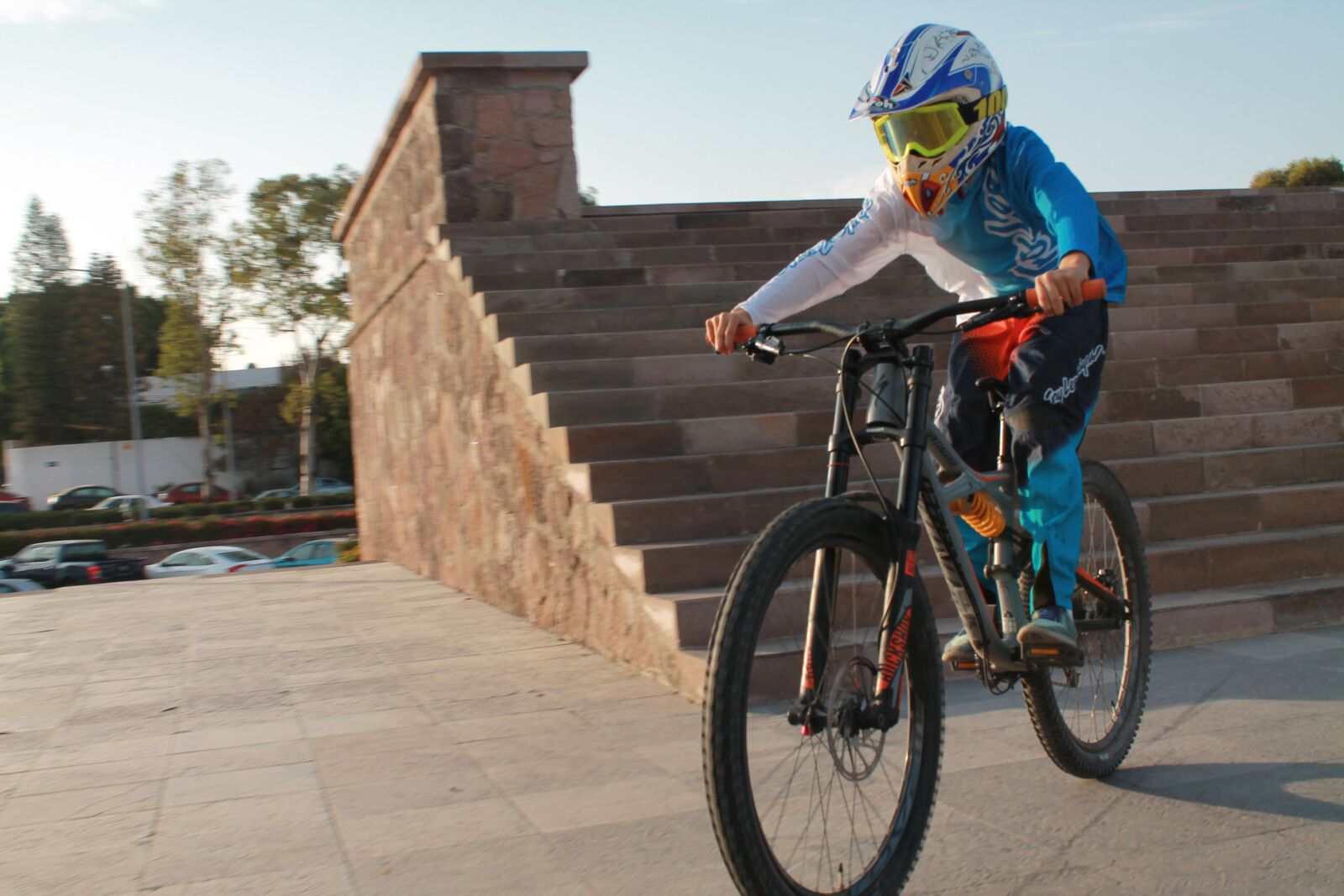 Canon EOS 1100D (EOS Rebel T3 / EOS Kiss X50) sample photo. Biker, bicycle, sports photography