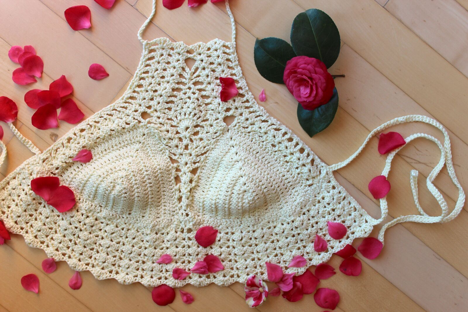 Canon EOS 1200D (EOS Rebel T5 / EOS Kiss X70 / EOS Hi) sample photo. Crochet, crochet top, decorated photography