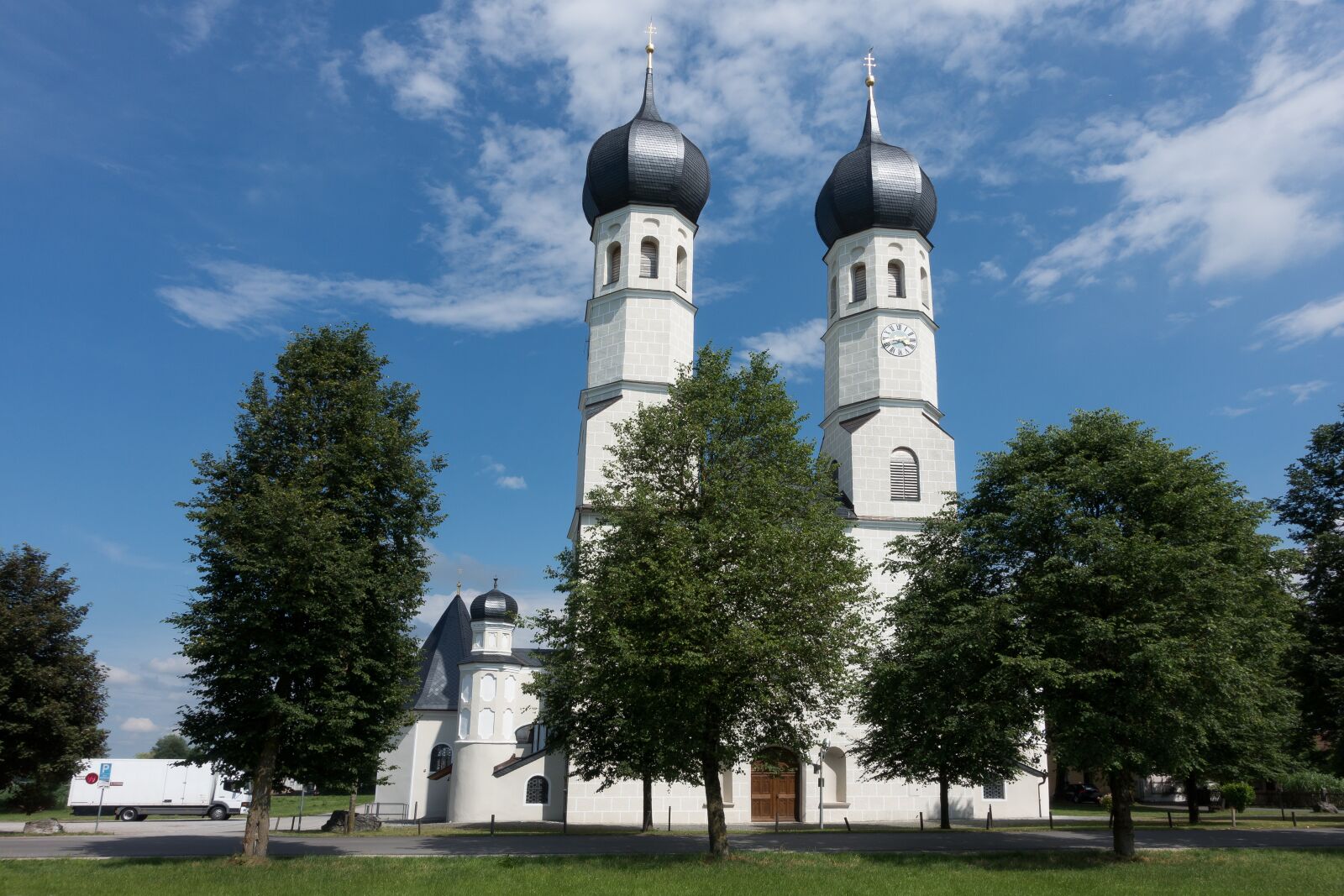Sony Cyber-shot DSC-RX100 III sample photo. Church, pilgrimage church, avenue photography