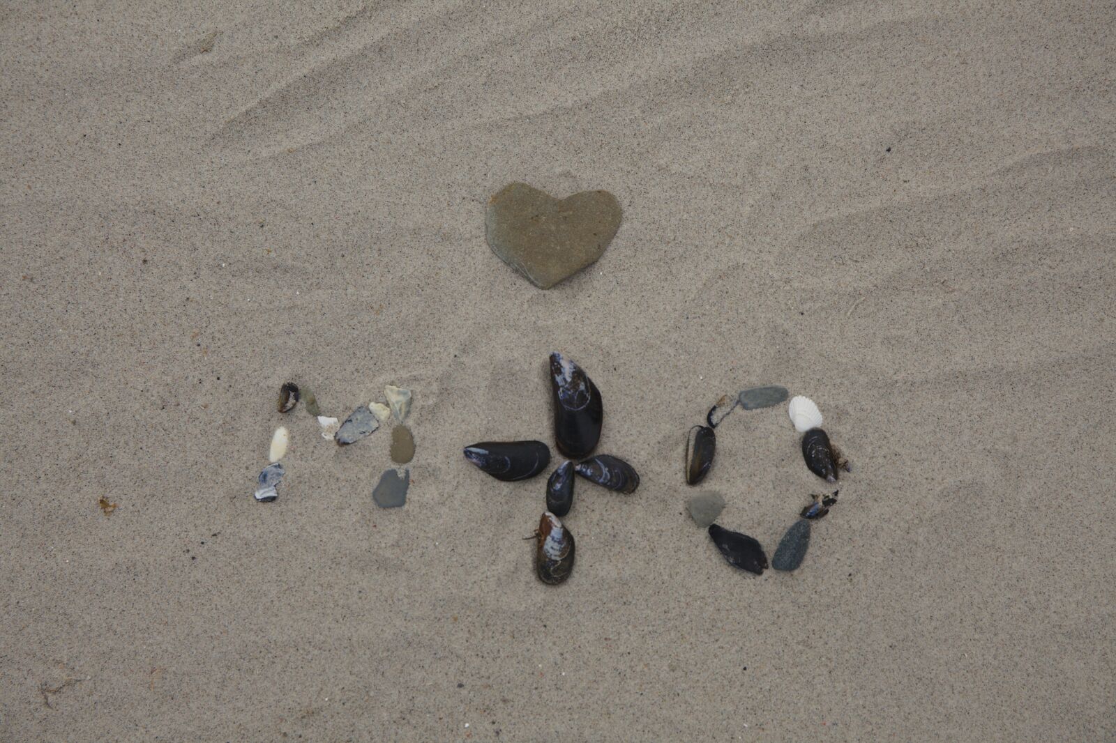 Canon EOS 5D Mark II sample photo. Love, beach, sand photography