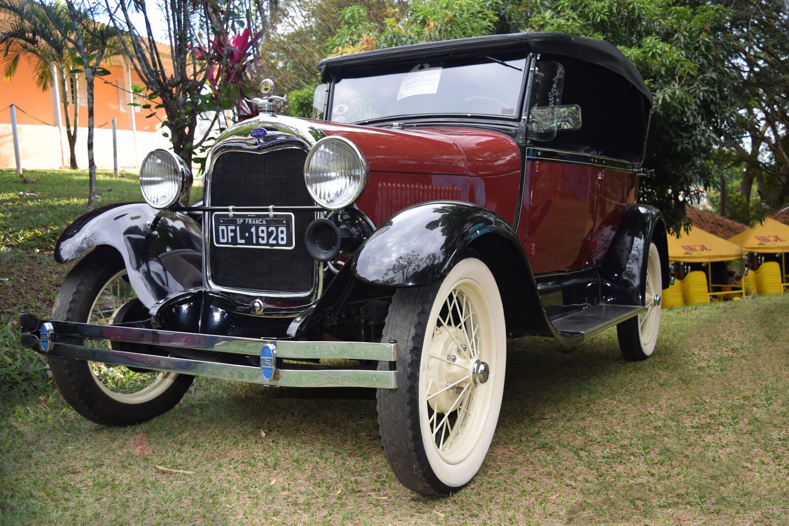 Nikon D5300 sample photo. Car, vehicle, old photography